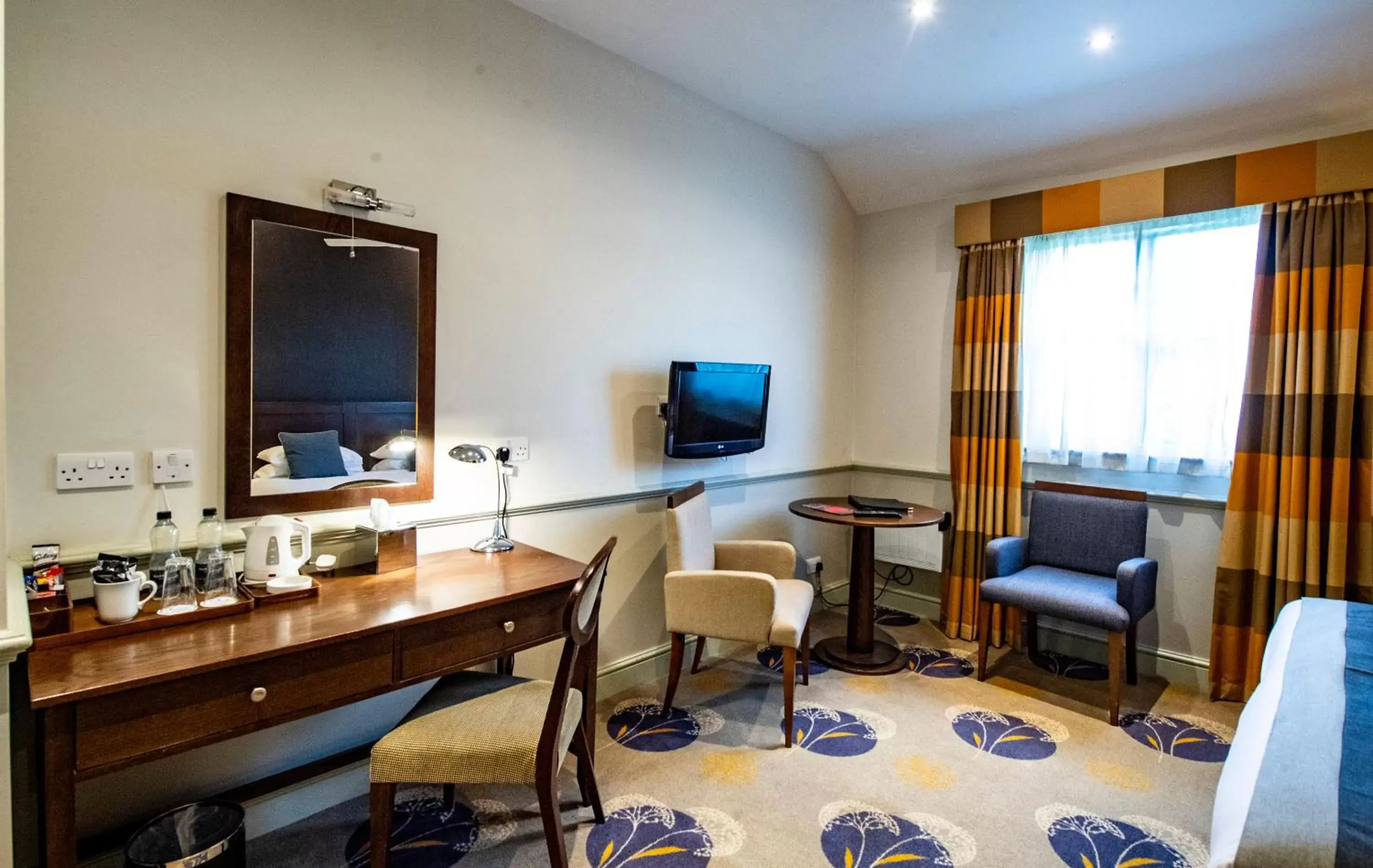 Property building, TV/Entertainment Center in Quy Mill Hotel & Spa, Cambridge