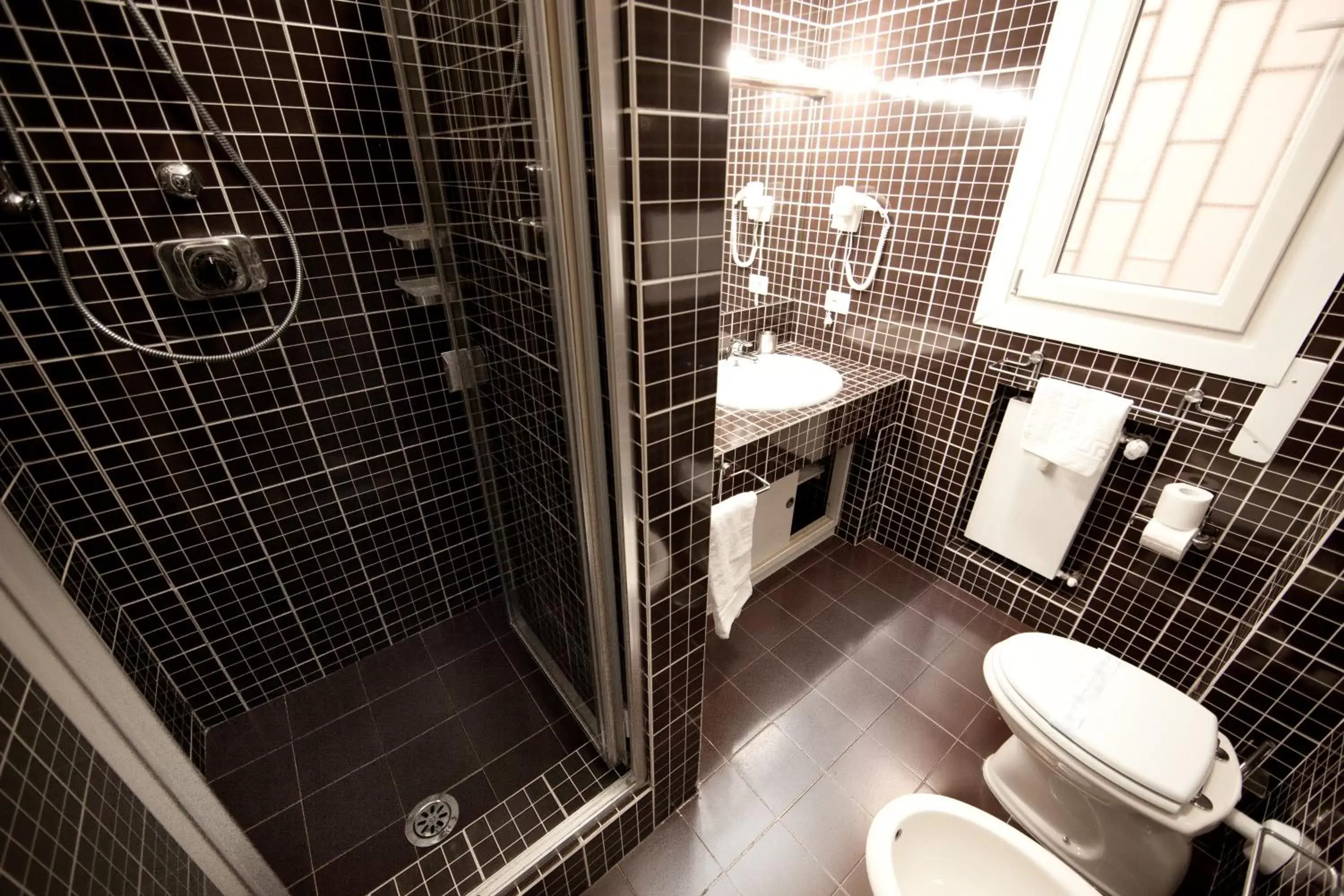Shower, Bathroom in Star of Rome