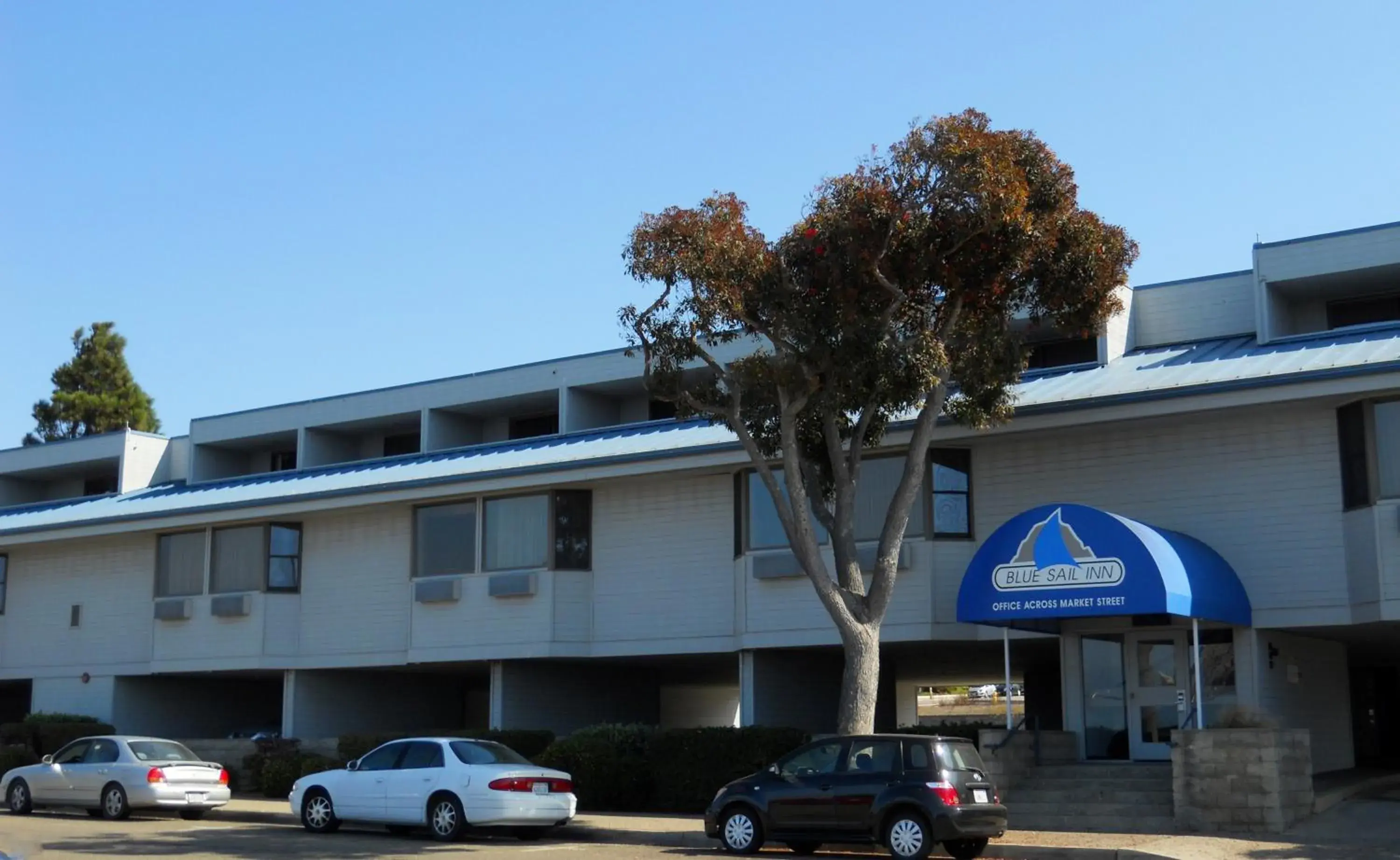 Facade/entrance in Blue Sail Inn Facade/entrance in Blue Sail Inn