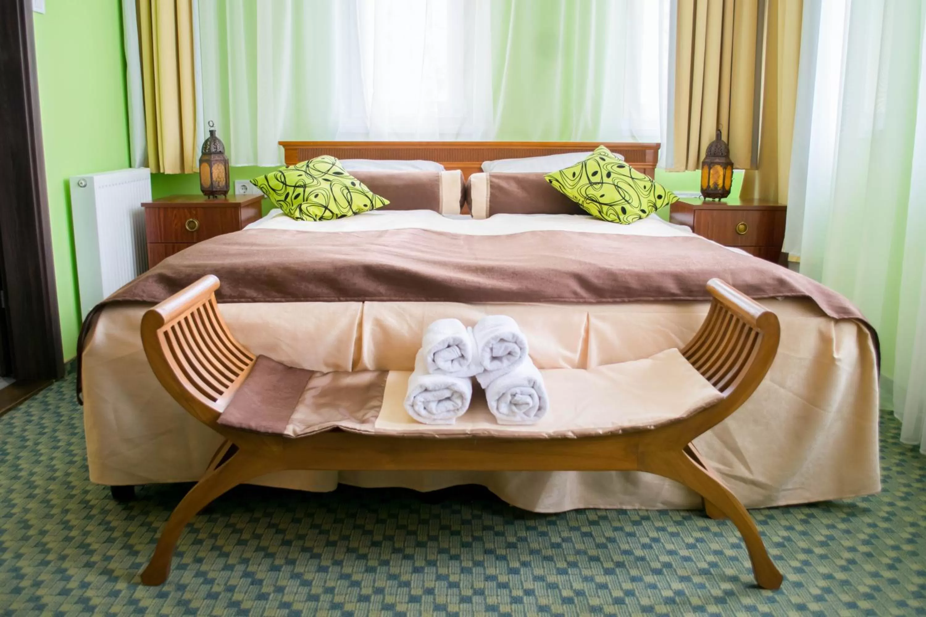 Bedroom, Bed in Petra Hotel