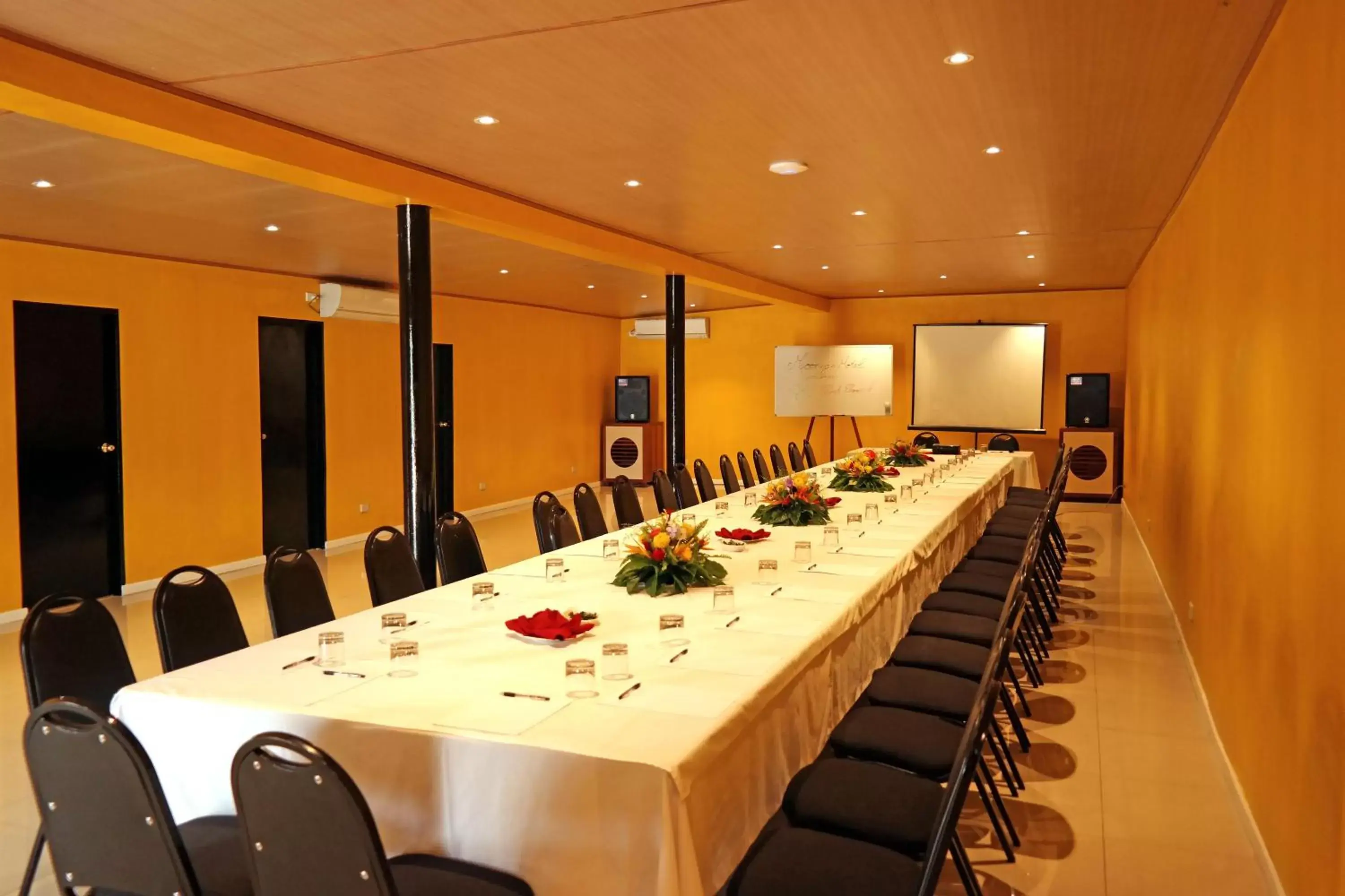 Banquet/Function facilities, Business Area/Conference Room in Moorings Hotel