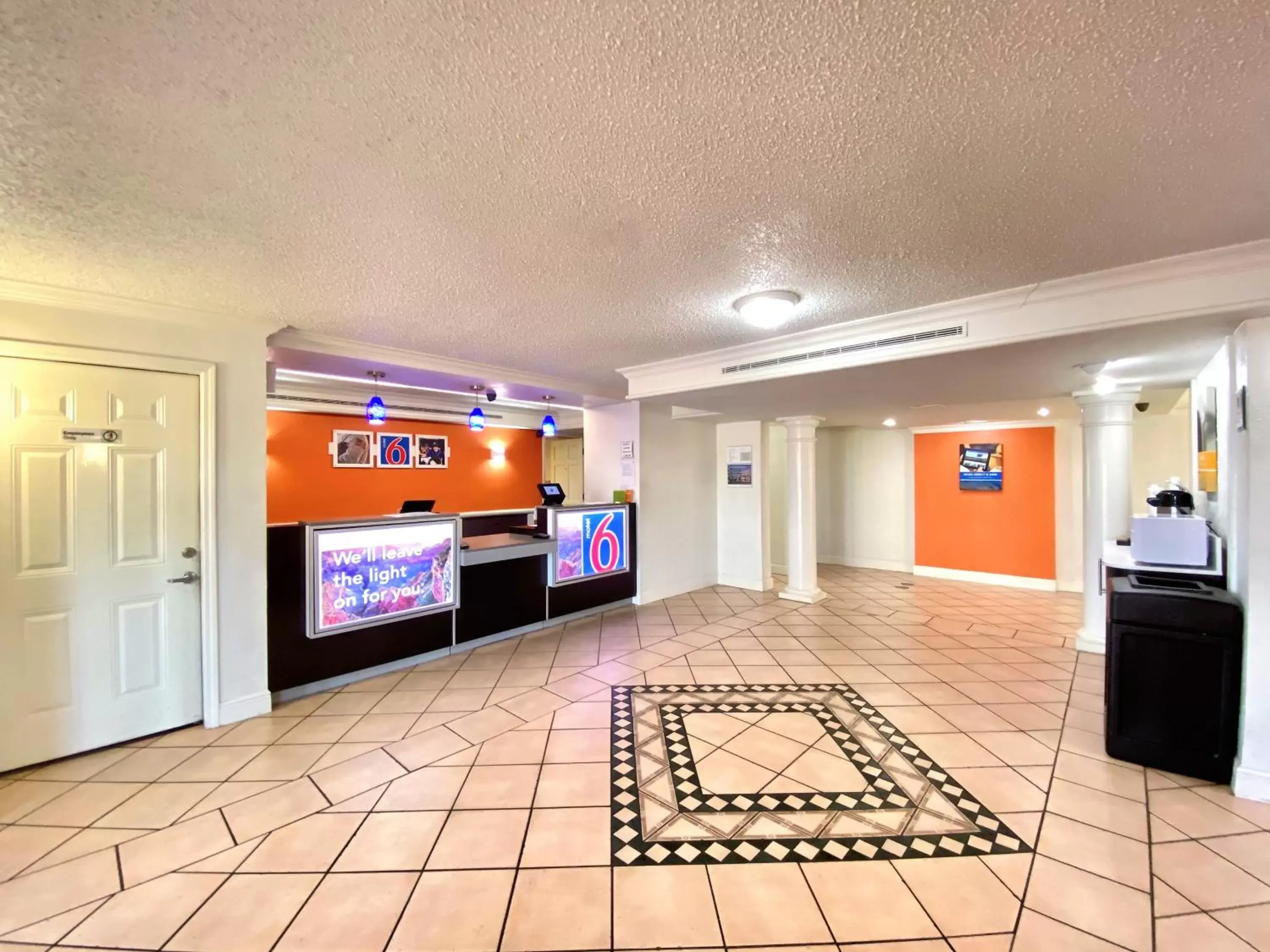 Lobby or reception in Motel 6-Beaumont, TX