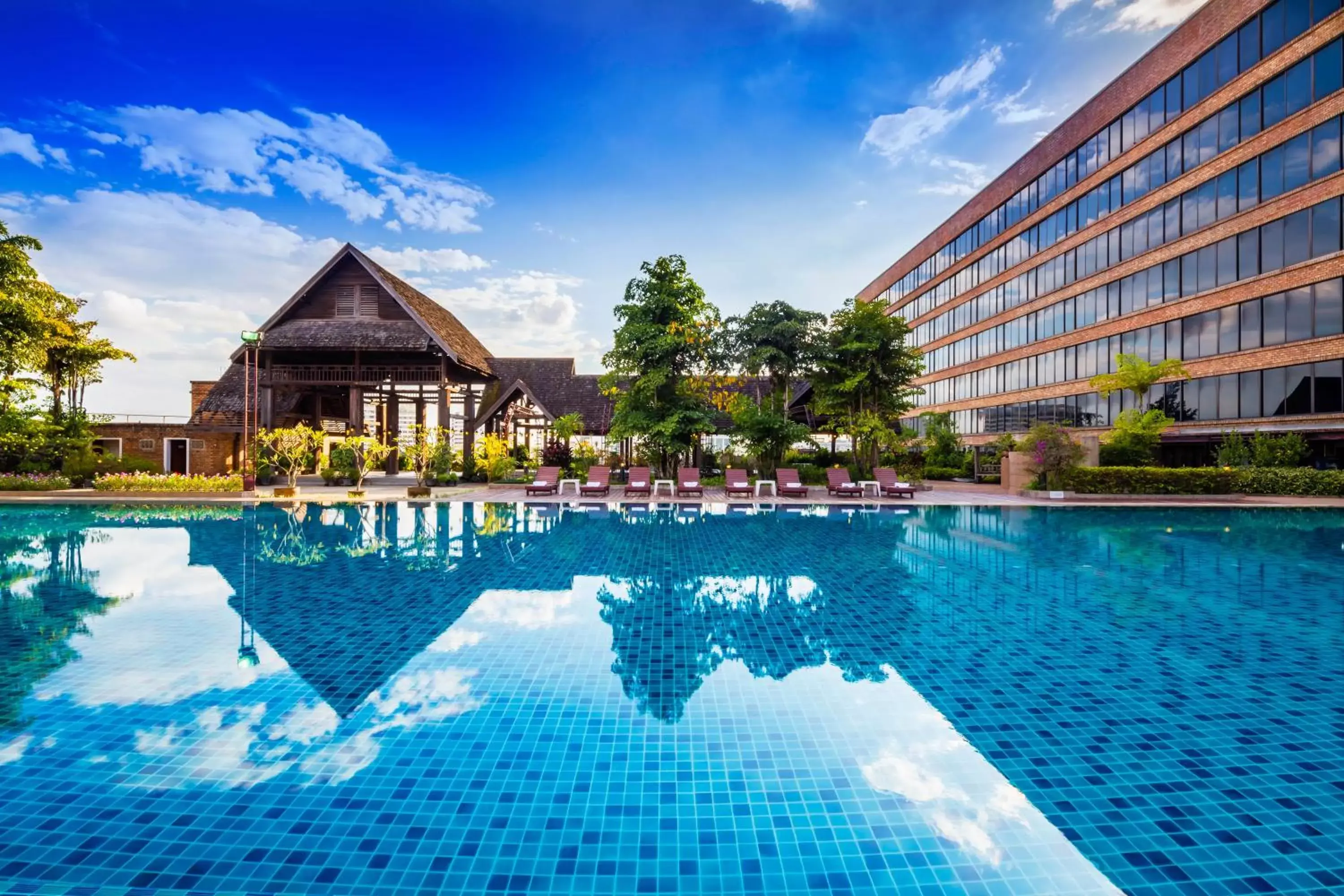Swimming Pool in Lotus Pang Suan Kaew Hotel