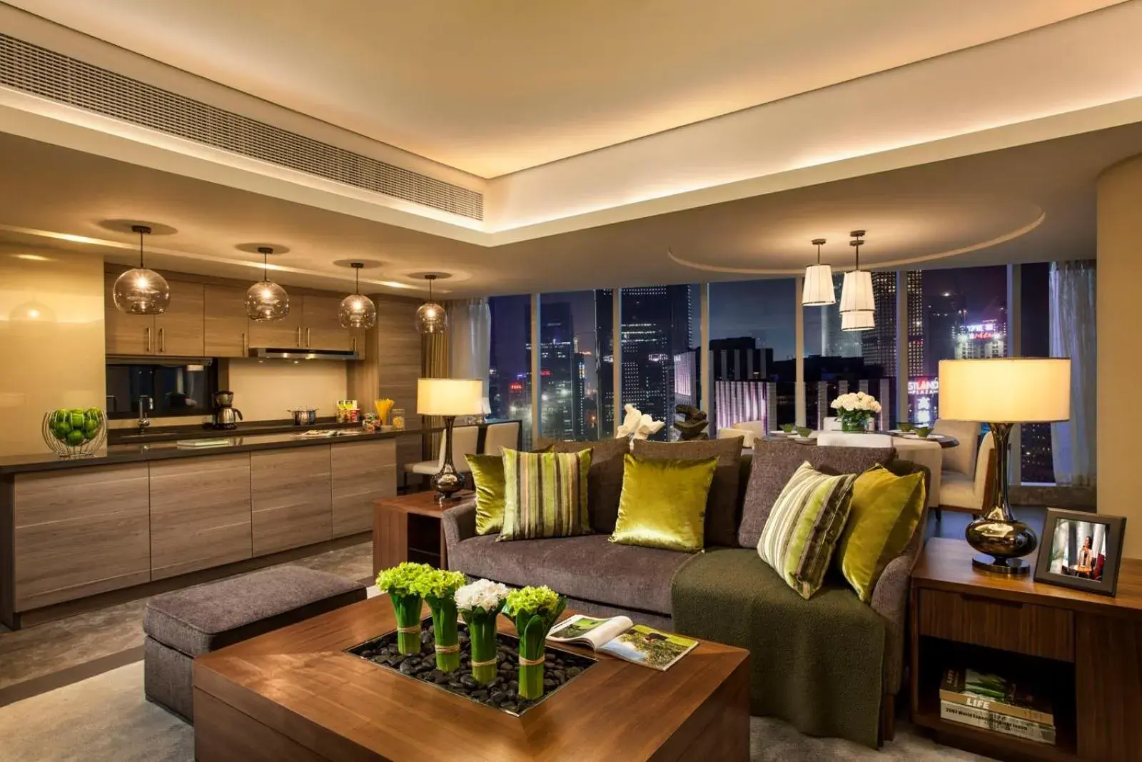 Living room, Lobby/Reception in Ascott IFC Guangzhou Residence
