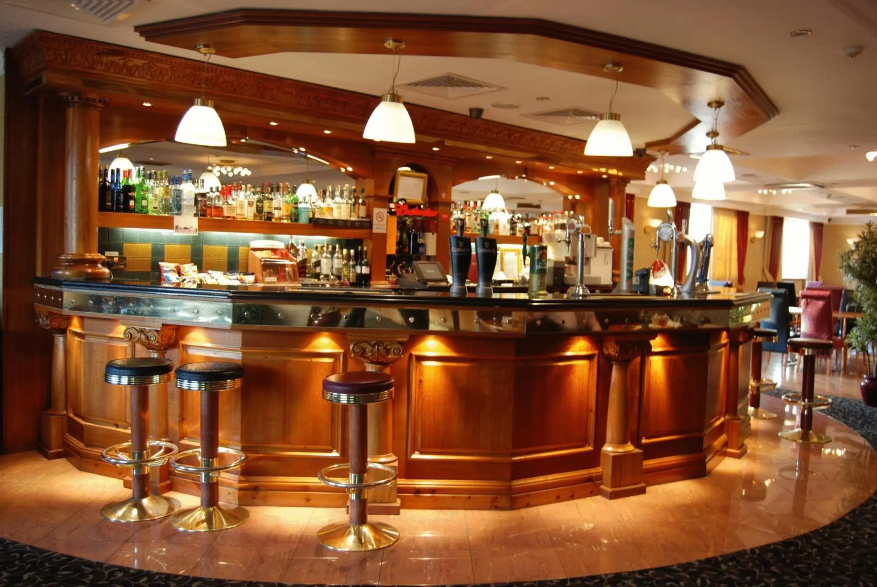Lounge or bar, Lounge/Bar in Savera Hotel South Ruislip