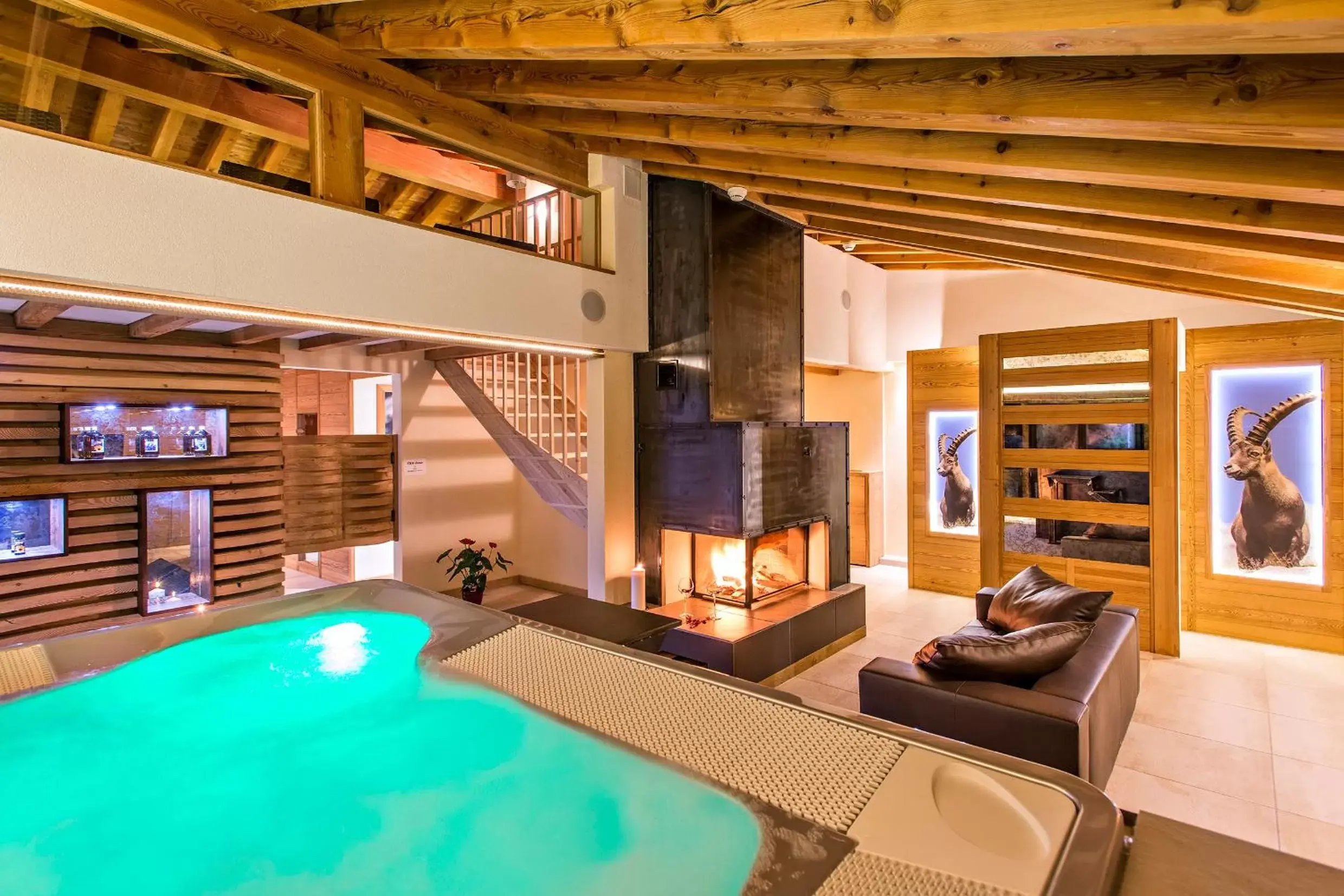 Hot Tub, Swimming Pool in Hotel Palü