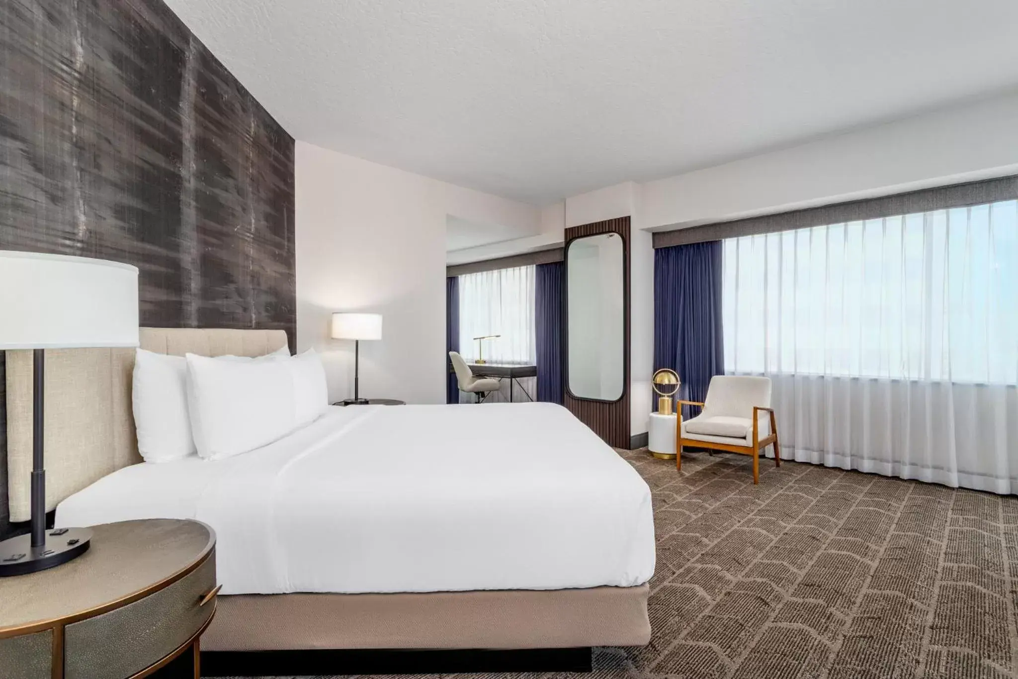 Bedroom, Bed in Crowne Plaza Hotel Los Angeles Harbor, an IHG Hotel