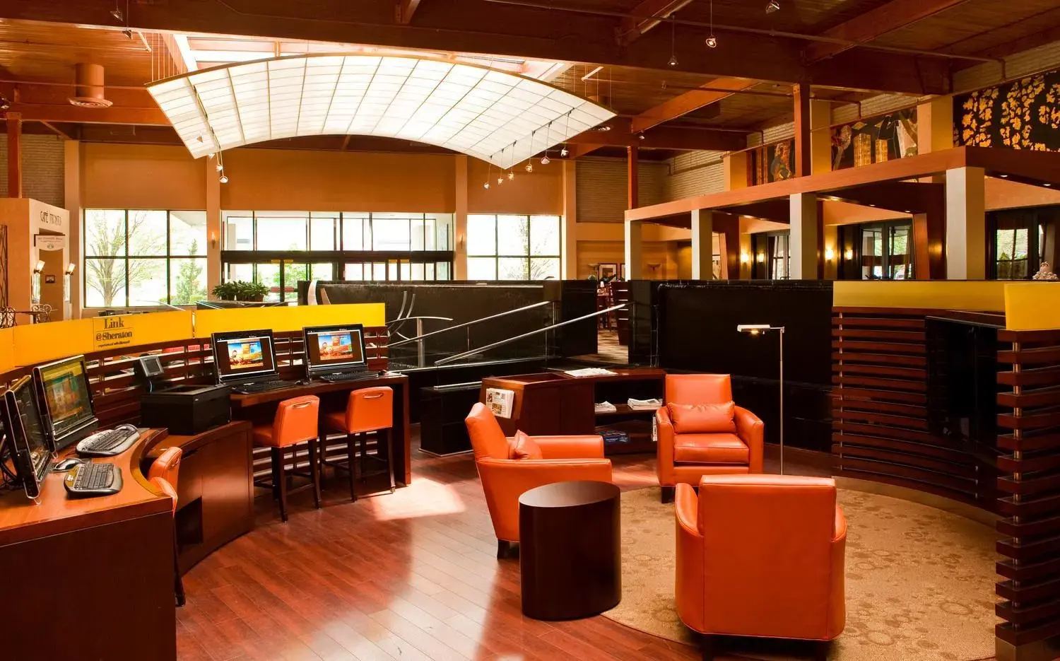 Lobby or reception, Lounge/Bar in Radisson Hotel Hauppauge-Long Island