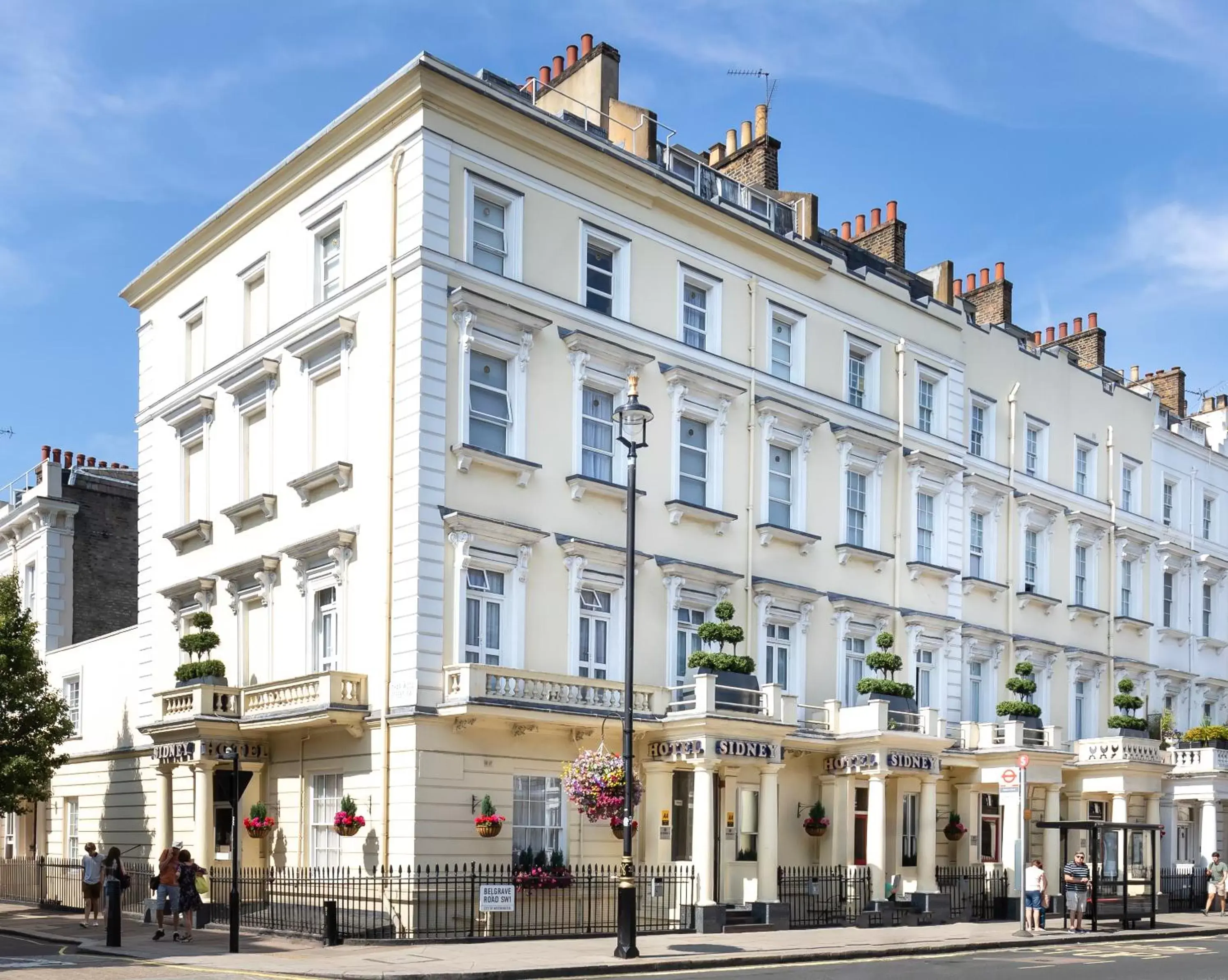 Property building in Sidney Hotel London-Victoria