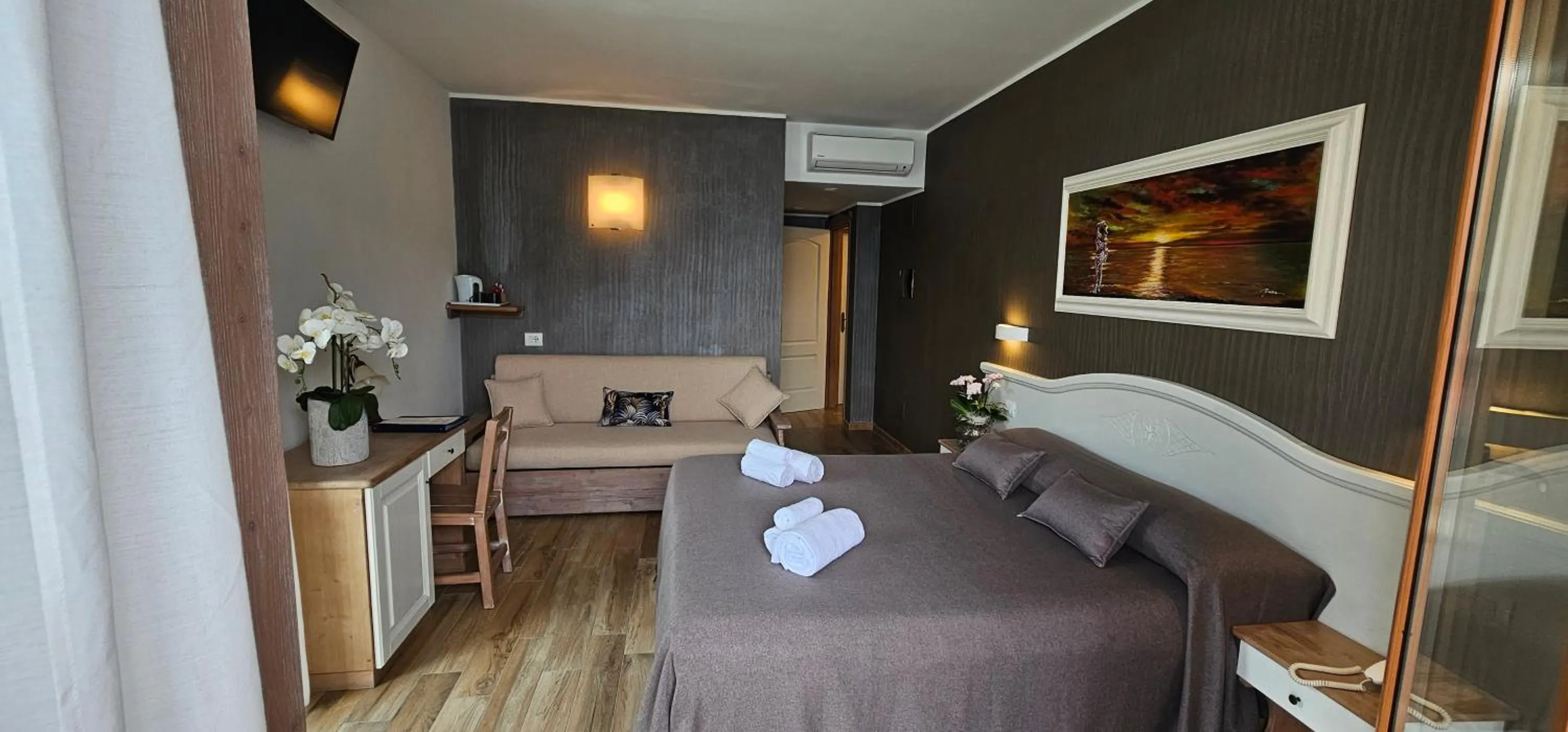 Photo of the whole room, Bed in Hotel Meridiana