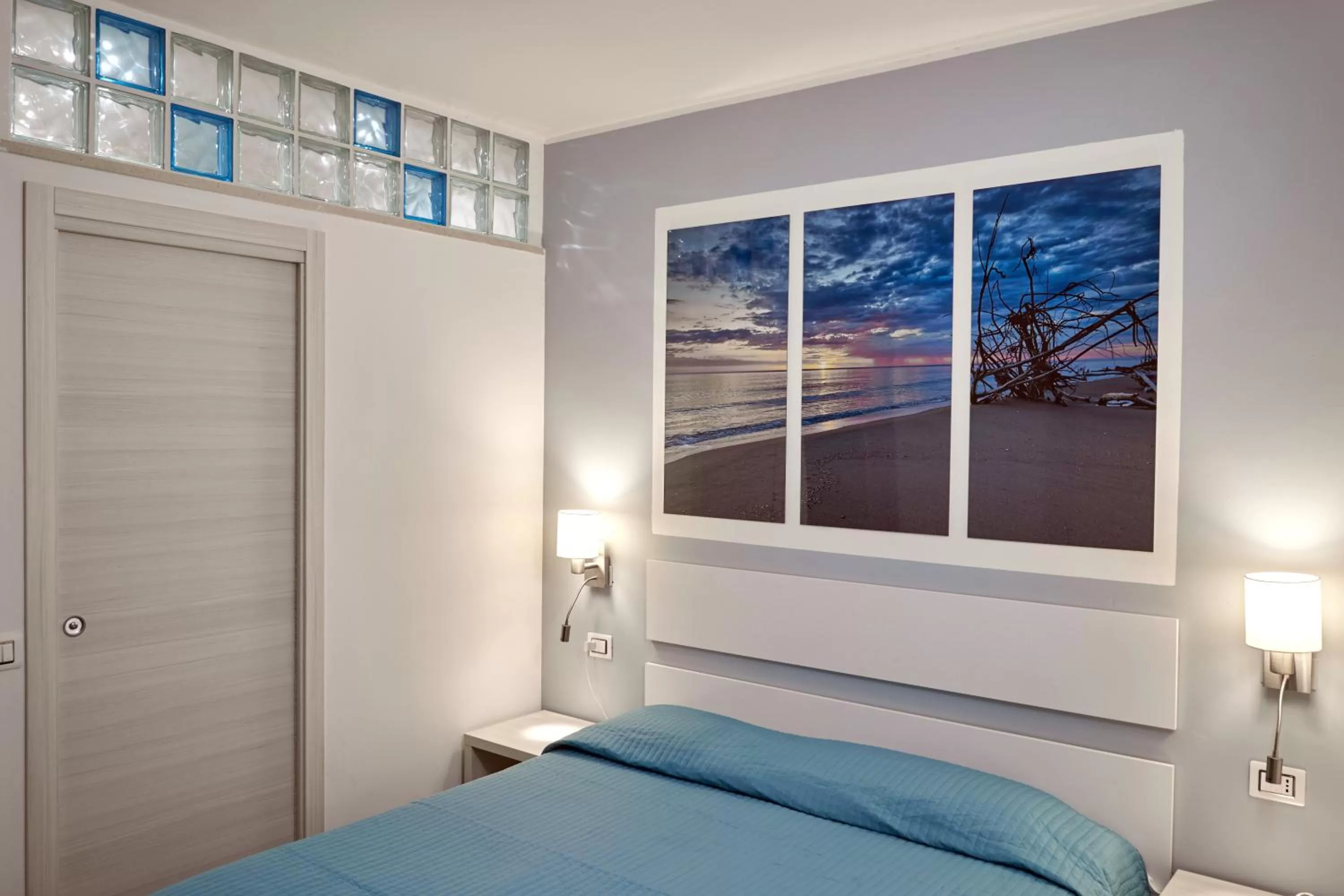 Photo of the whole room, Bed in Best Vasto