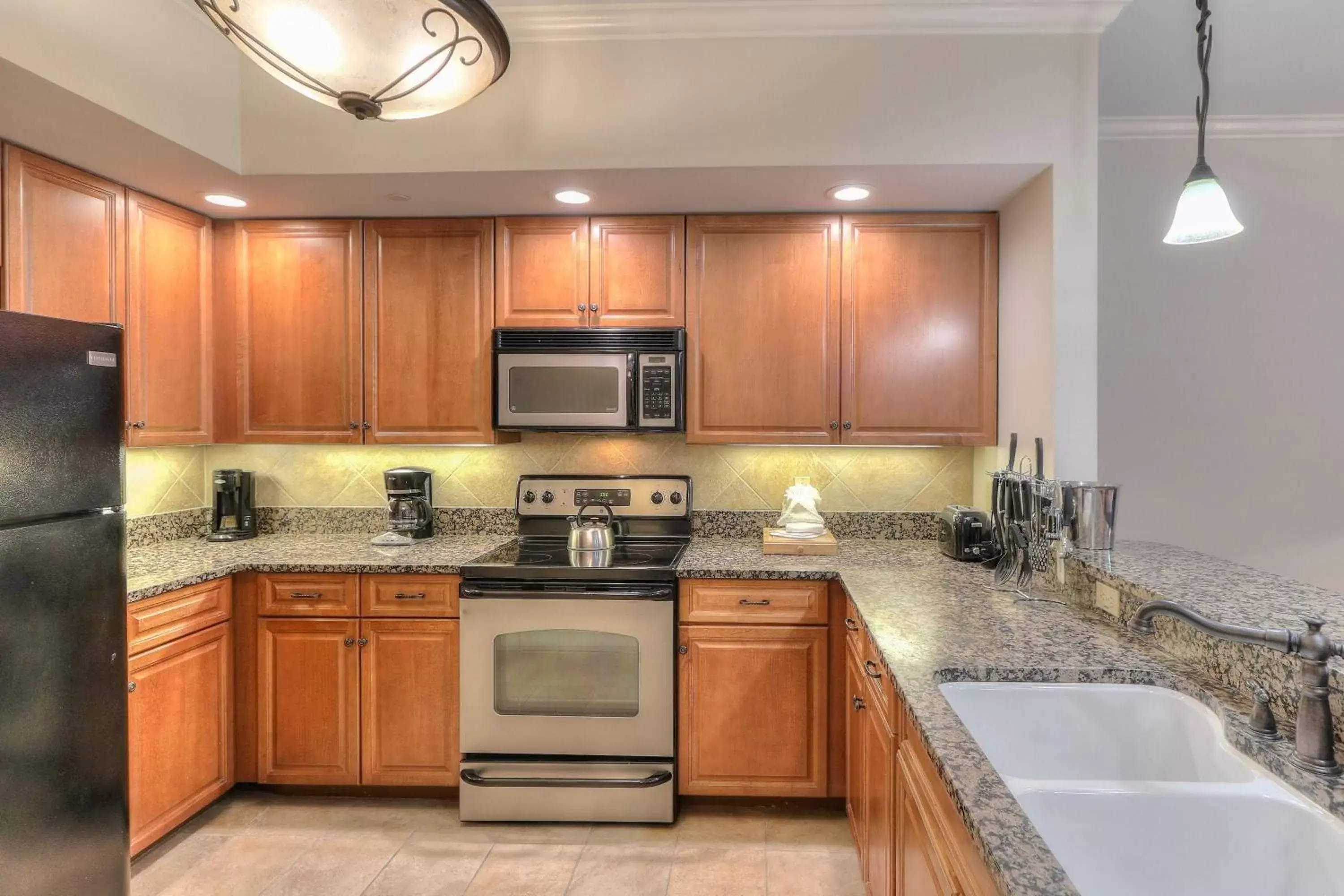 Kitchen/Kitchenette in RiverStone Resort & Spa