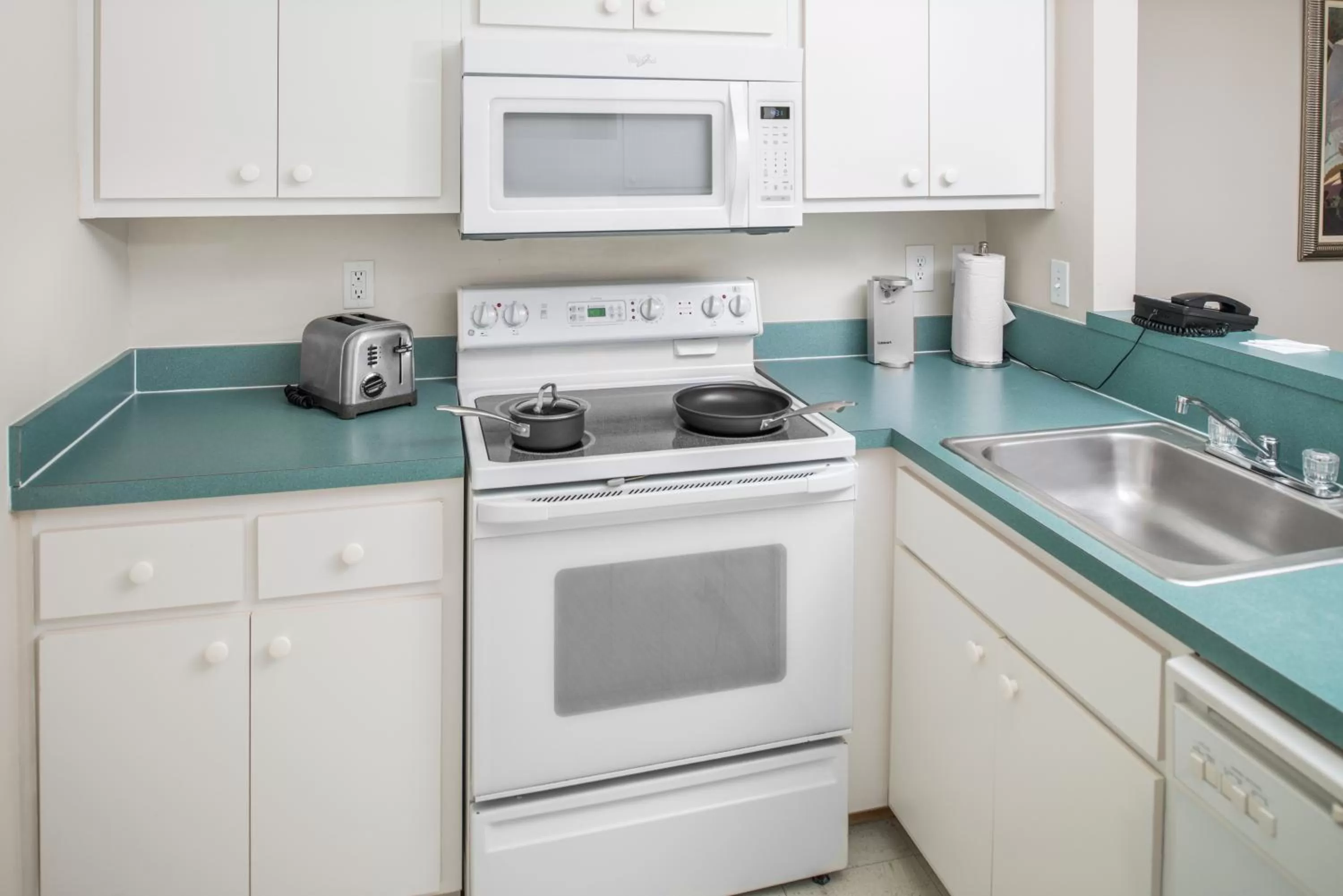 Kitchen or kitchenette in Hilton Vacation Club Greensprings Williamsburg