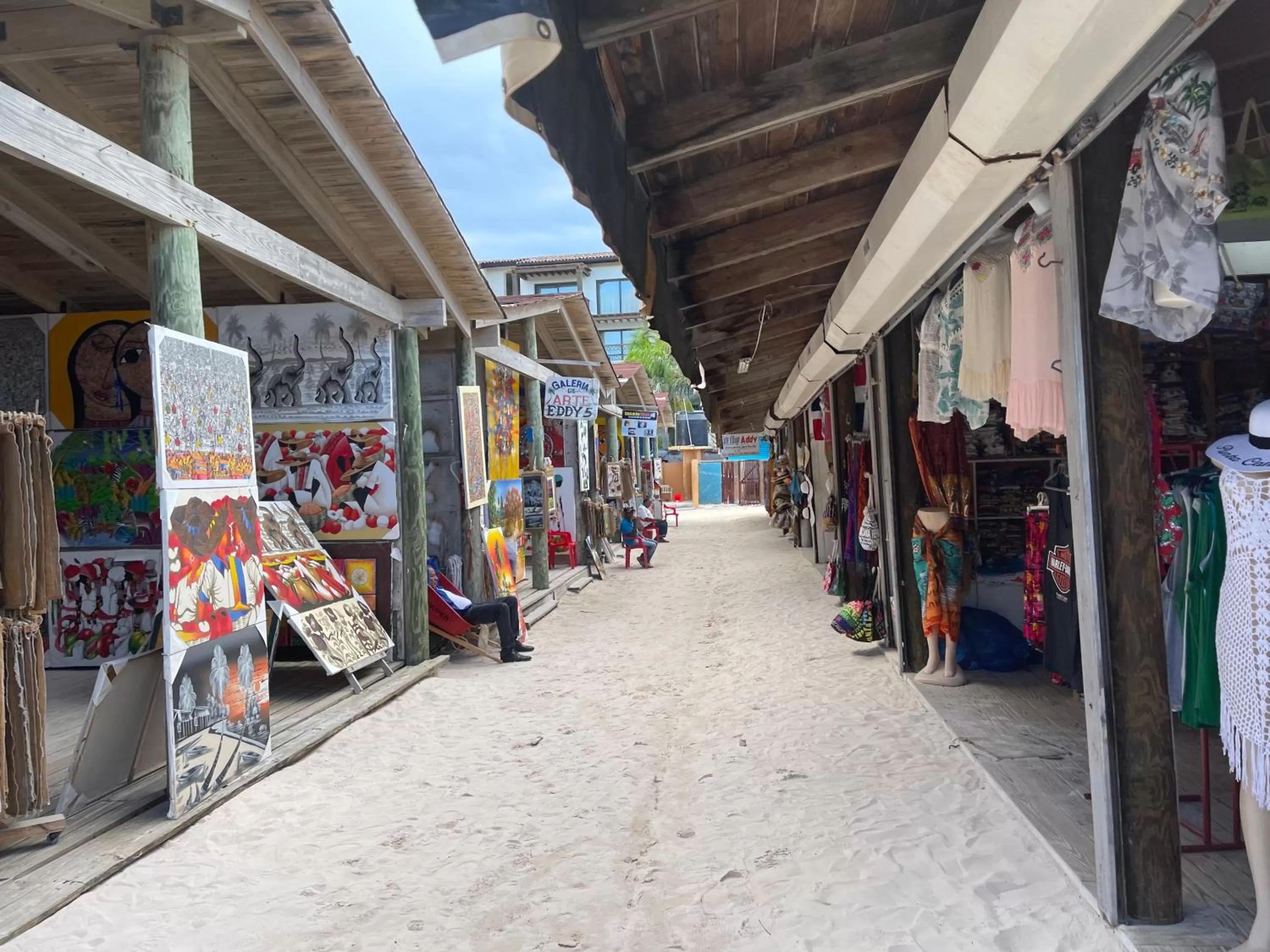 Supermarket/Shops in Yonah comfort punta cana, shared apartment