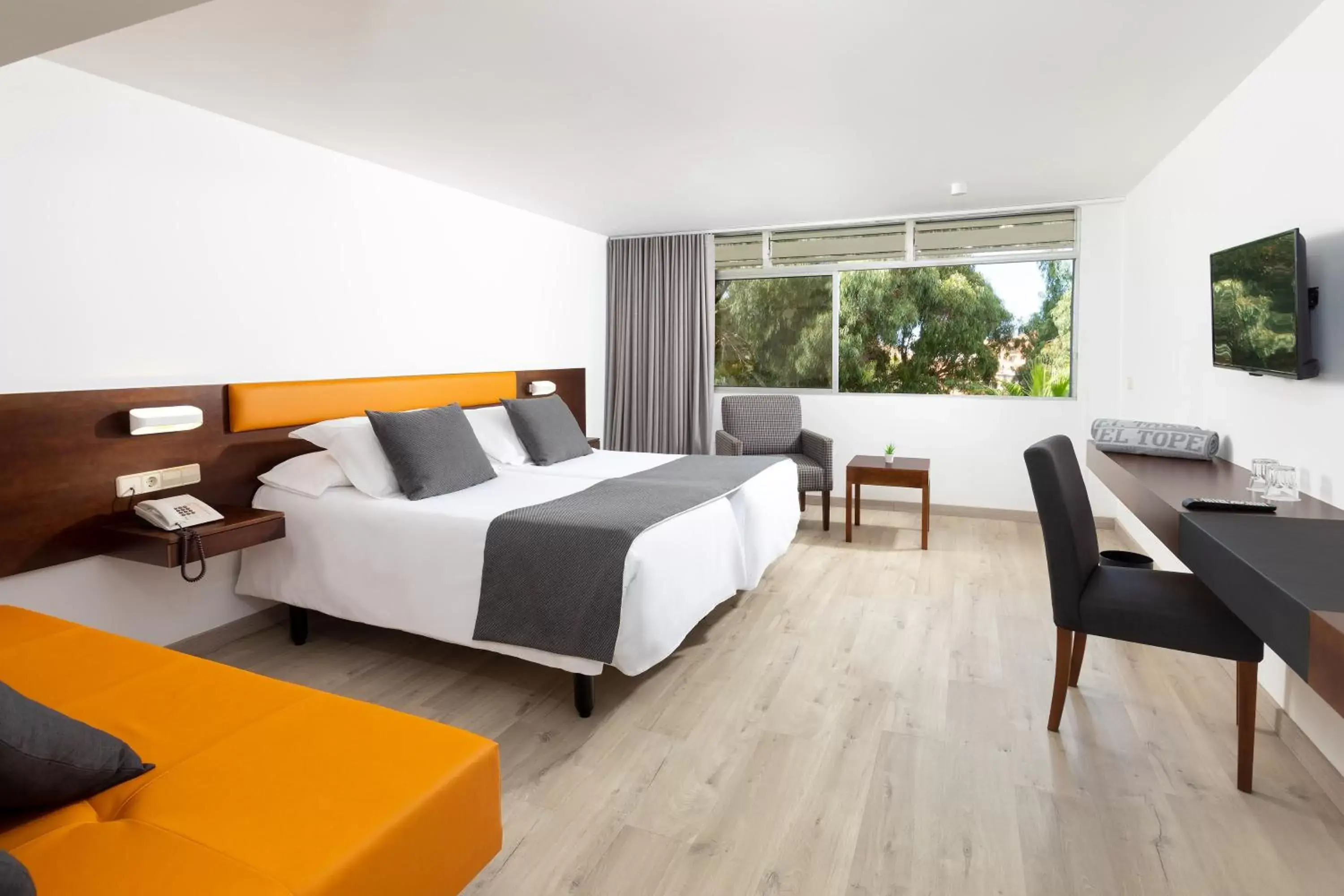 Photo of the whole room, Bed in Hotel Atlantic El Tope Photo of the whole room, Bed in Hotel Atlantic El Tope