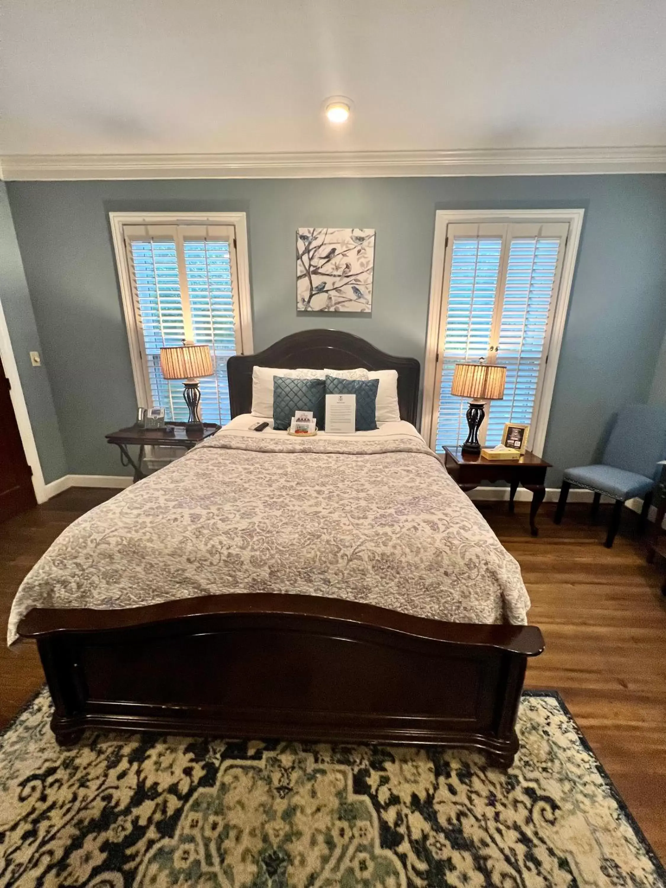 Bed in Barksdale House Inn