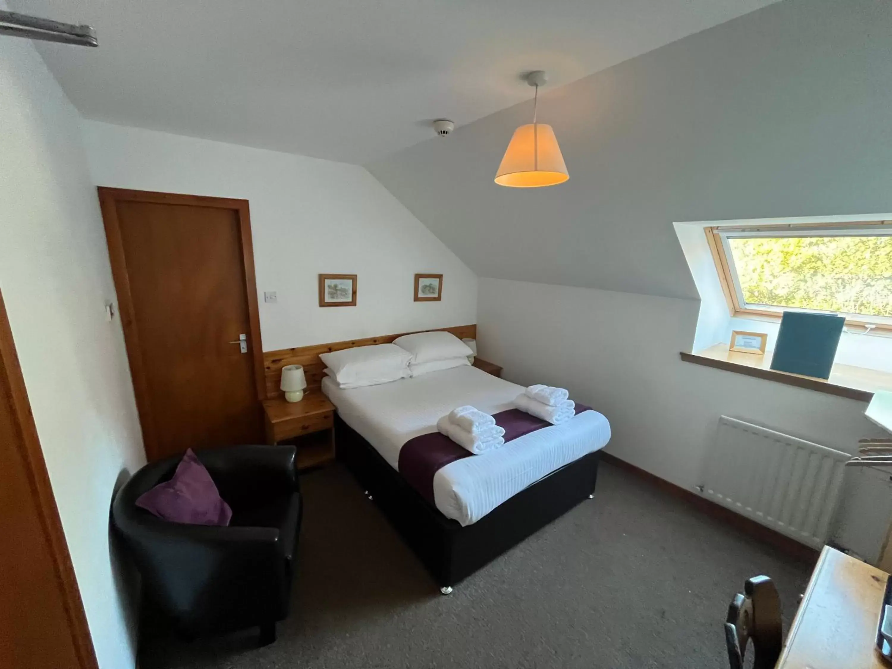 Bedroom in Smithton Hotel