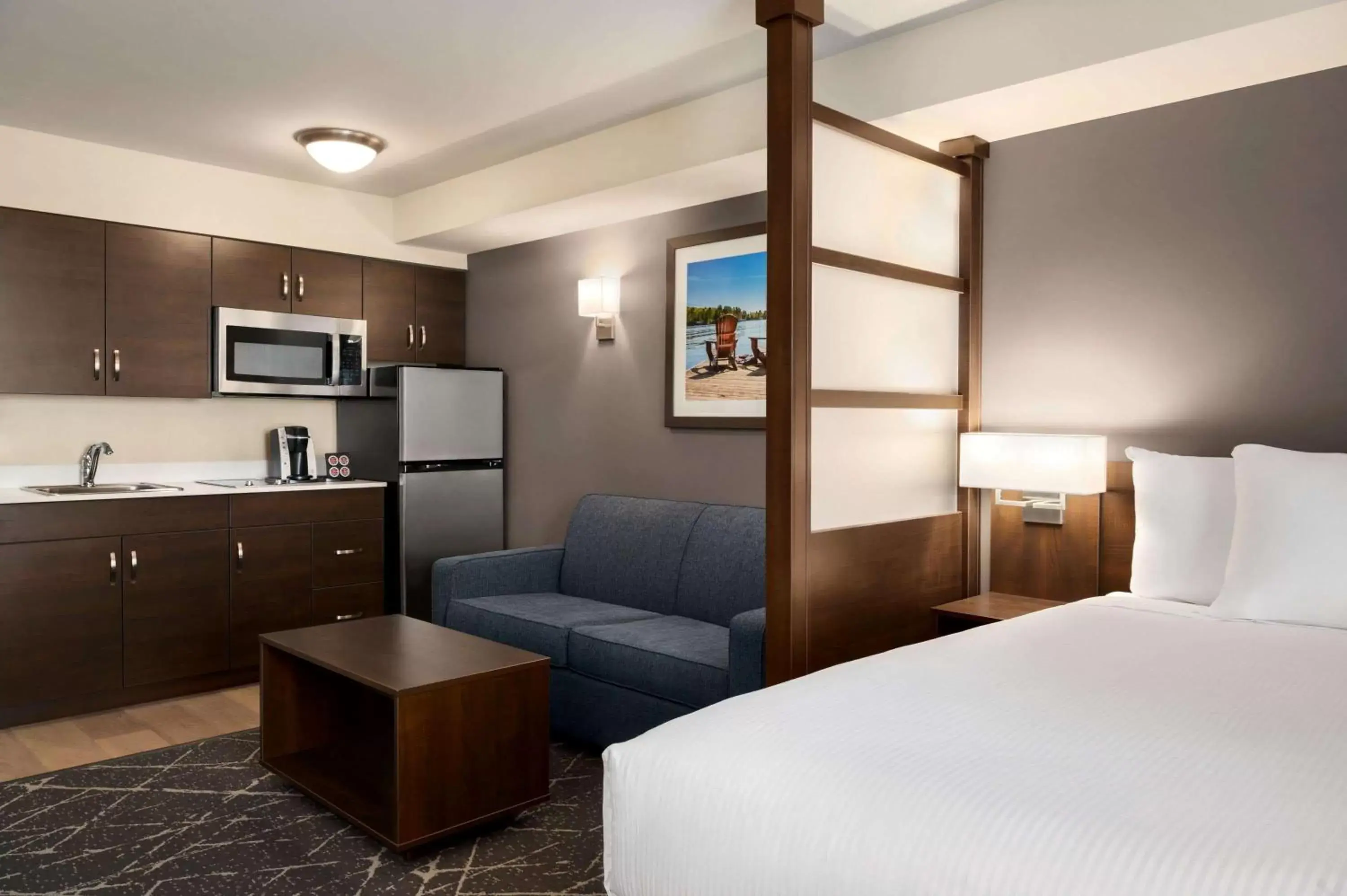 Photo of the whole room, Kitchen/Kitchenette in Microtel Inn & Suites by Wyndham Aurora