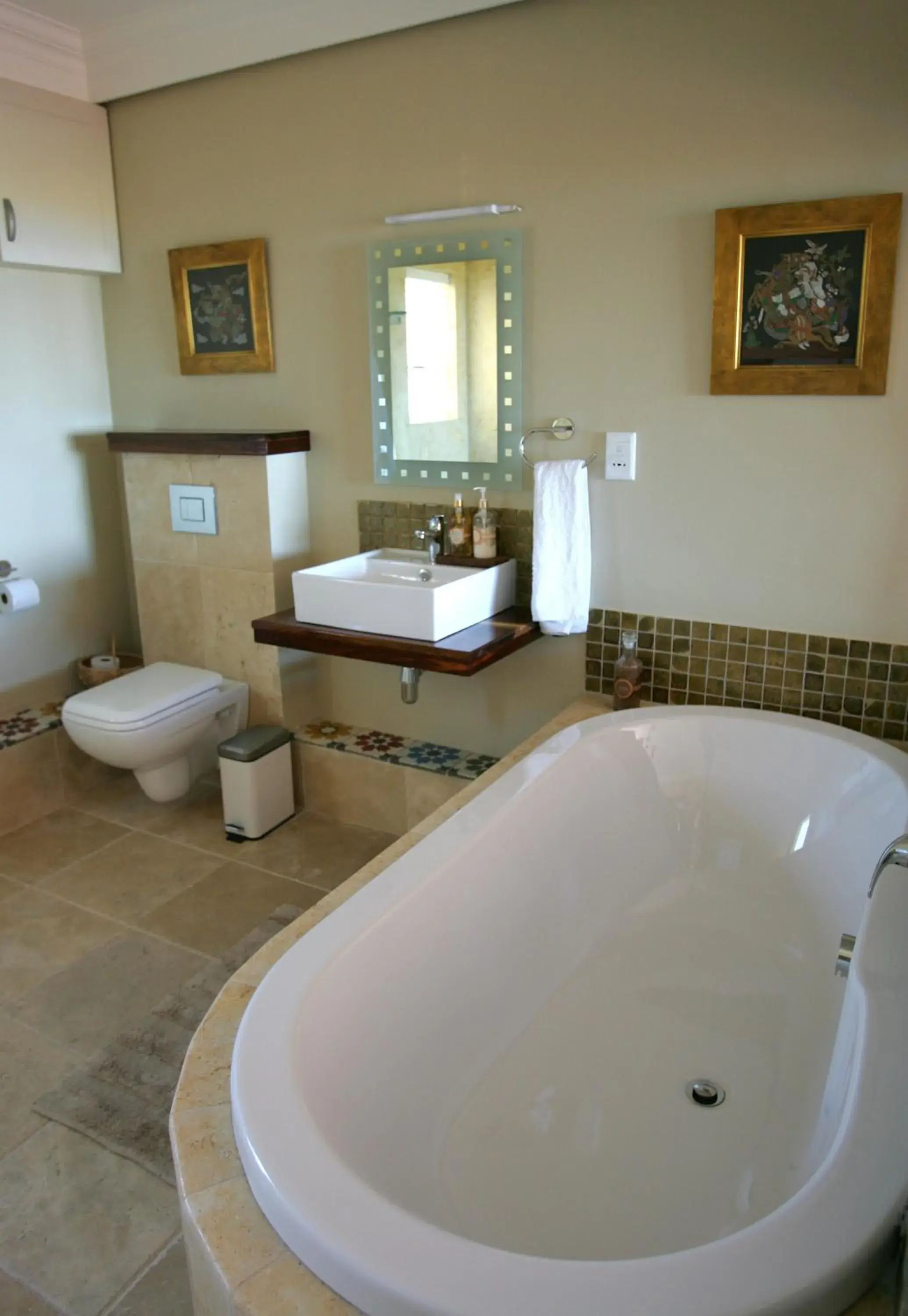 Toilet, Bathroom in Dolphin Inn Guesthouse