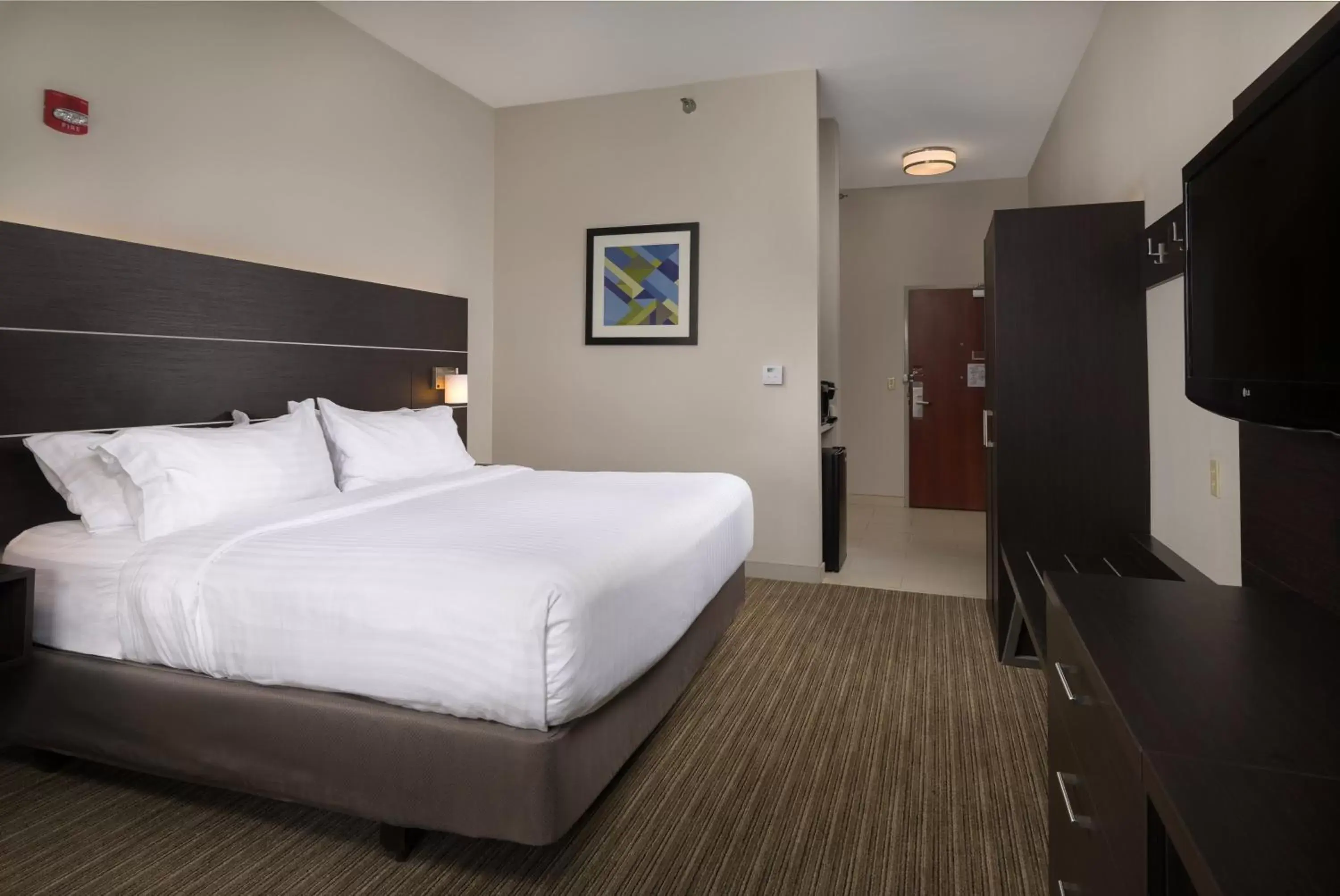 Photo of the whole room, Bed in Holiday Inn Express Independence - Kansas City, an IHG Hotel