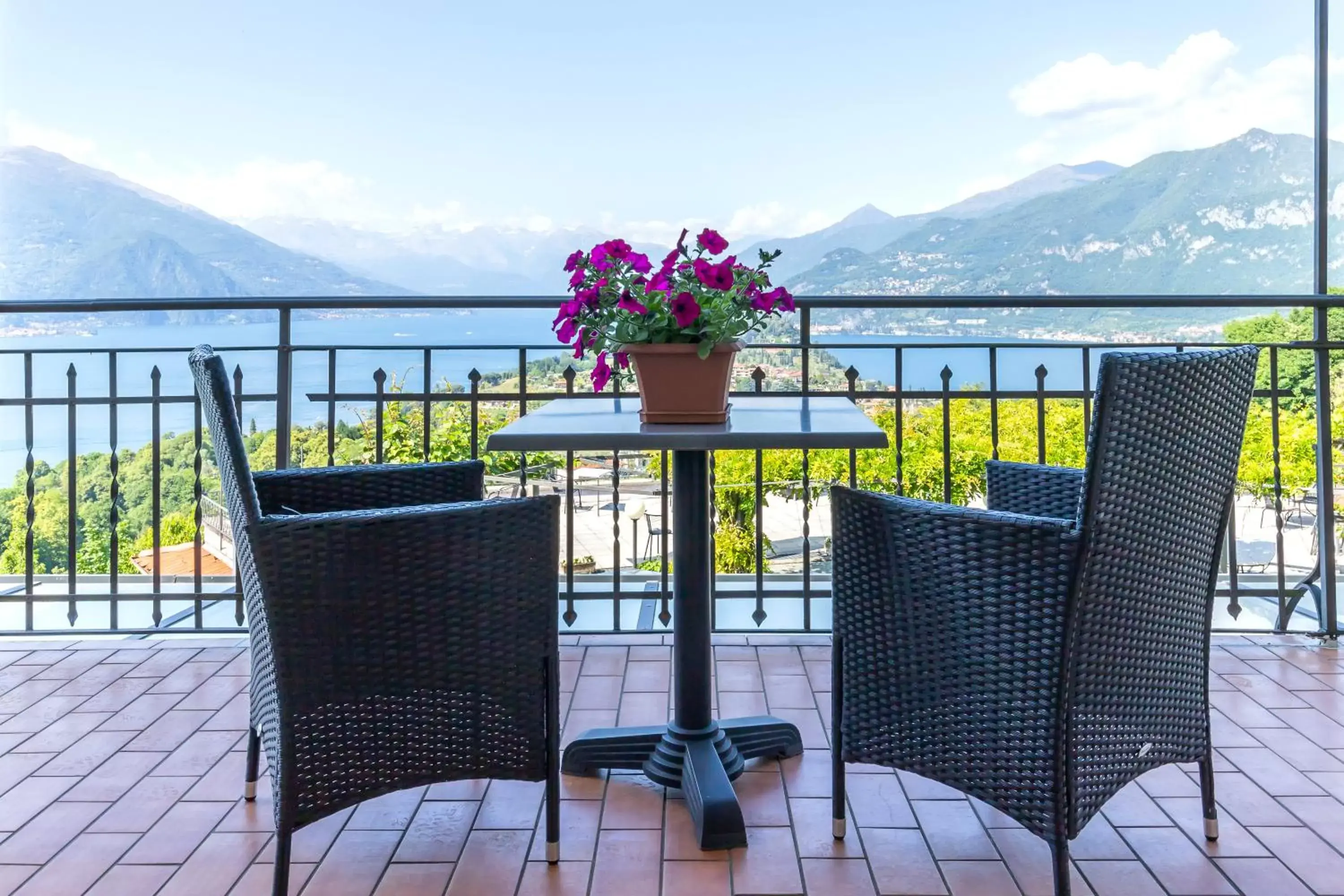 Photo of the whole room, Balcony/Terrace in Hotel Il Perlo Panorama