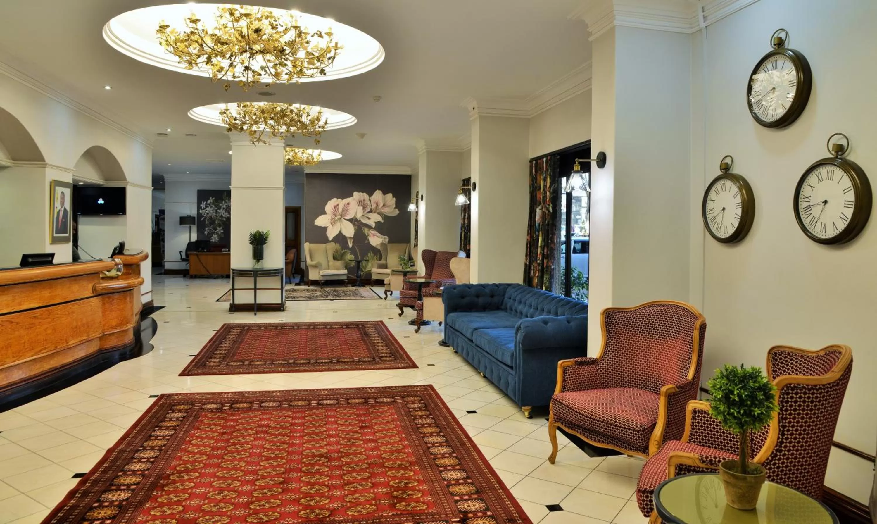 Lobby or reception in Cresta Jameson Hotel