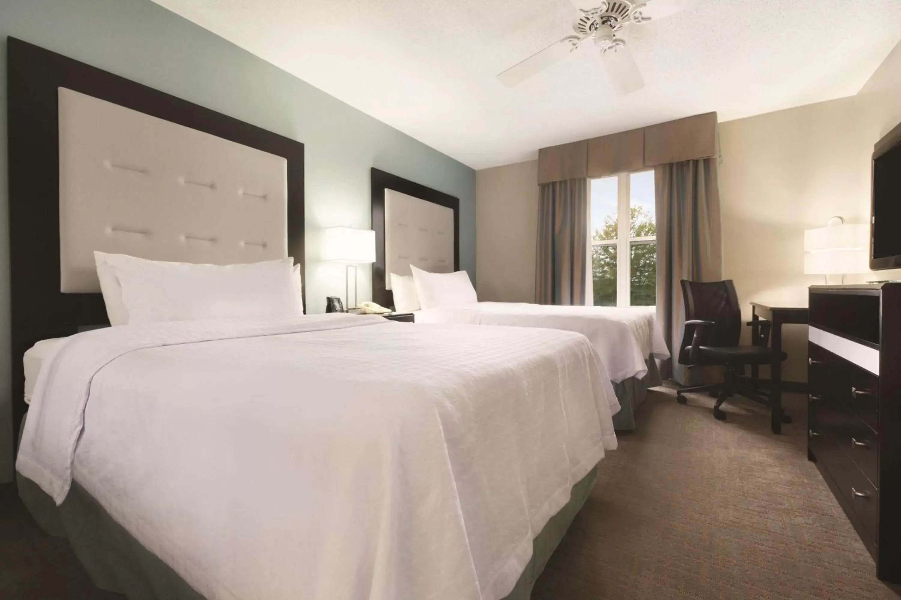 Bed in Homewood Suites by Hilton Atlanta-Alpharetta