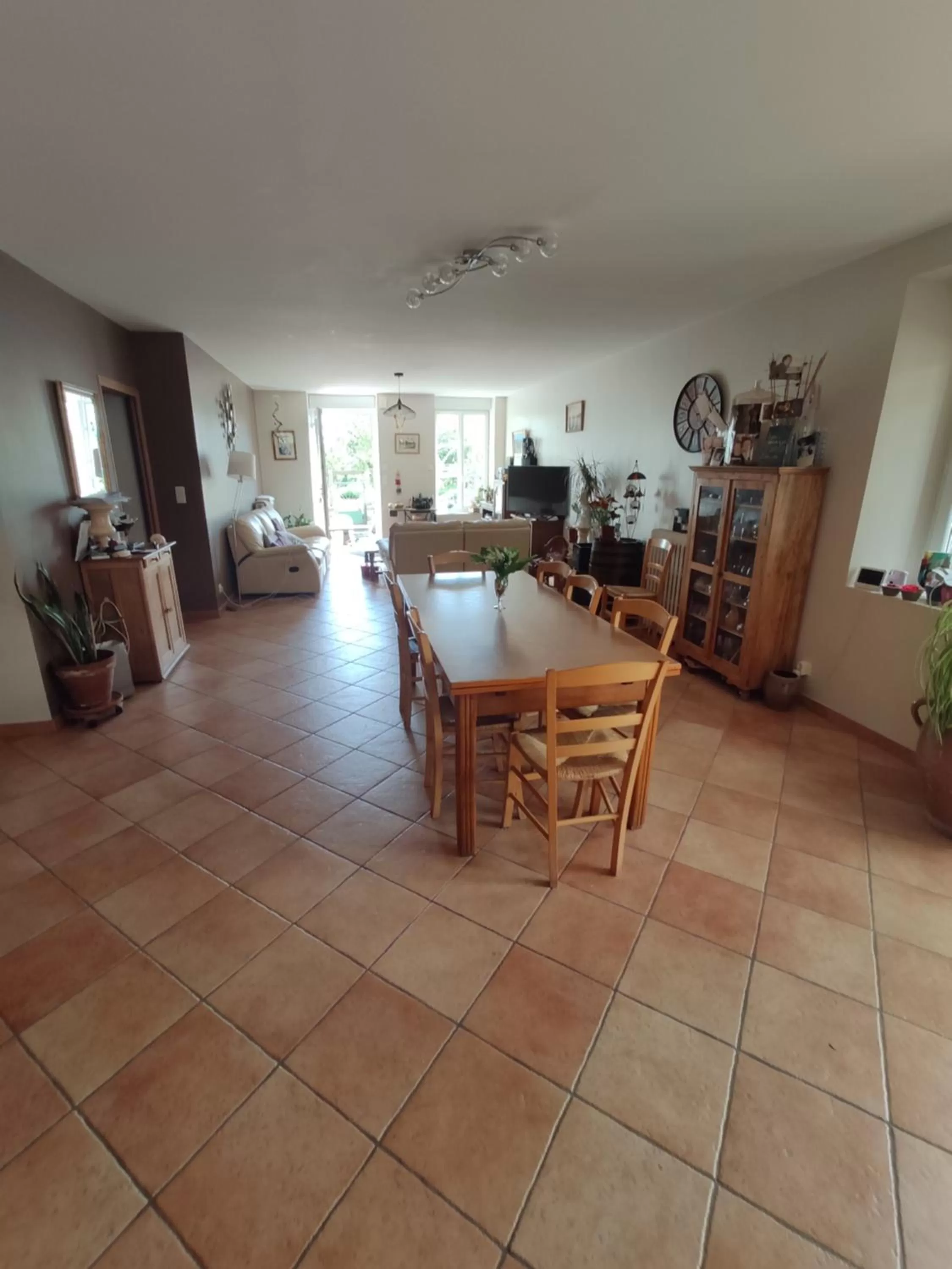 Restaurant/Places to Eat in bienvenue chez Joëlle et André au 207