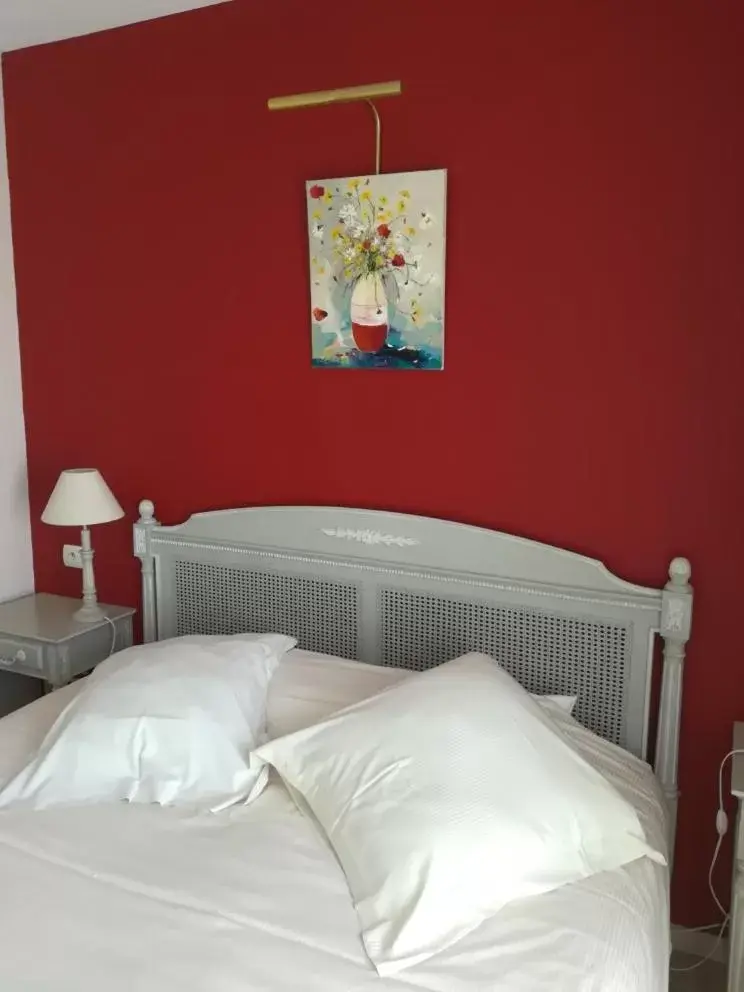 Bed in Tulip Inn Honfleur Residence & Spa