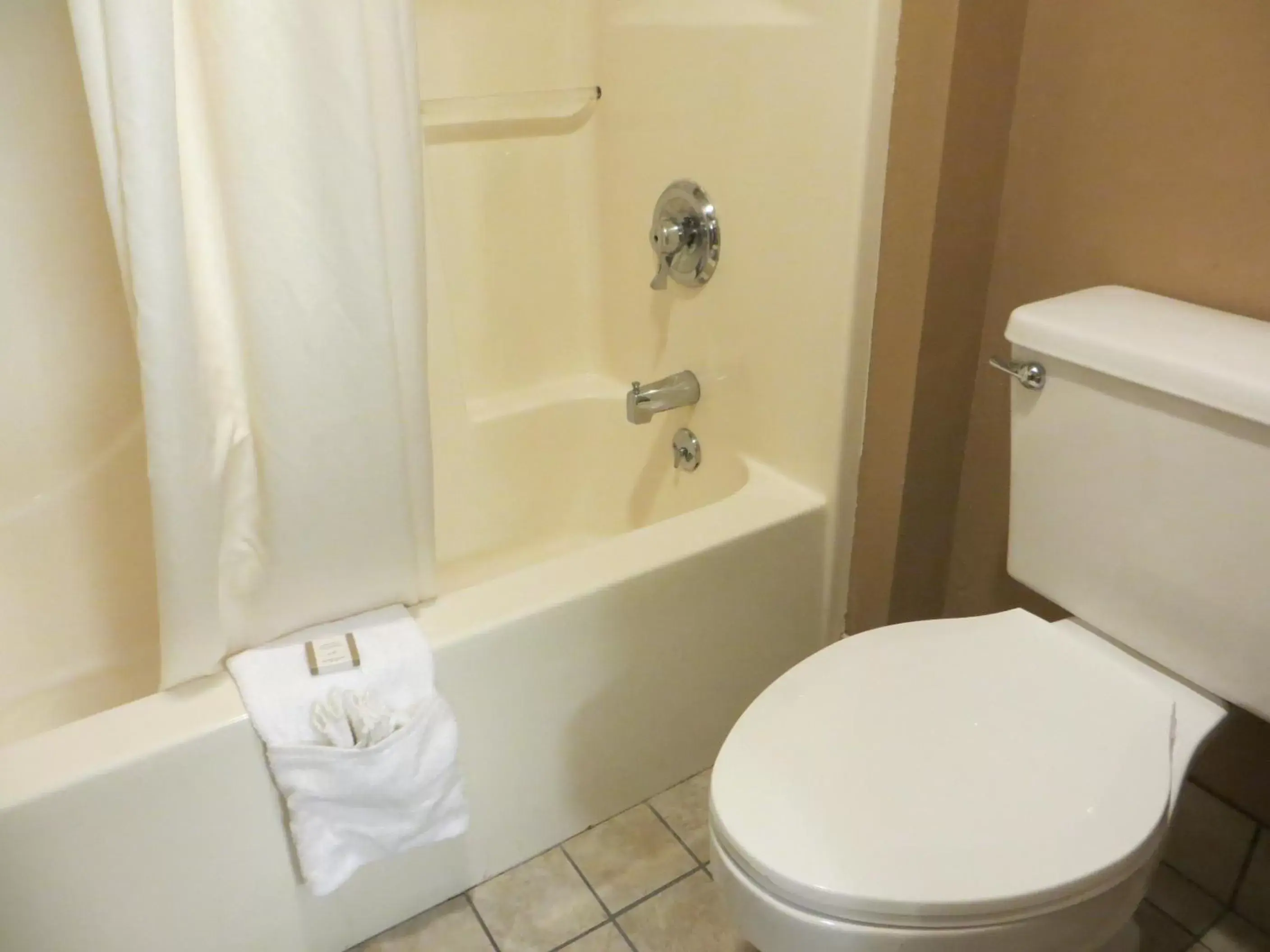 Bathroom in Baymont by Wyndham Paducah