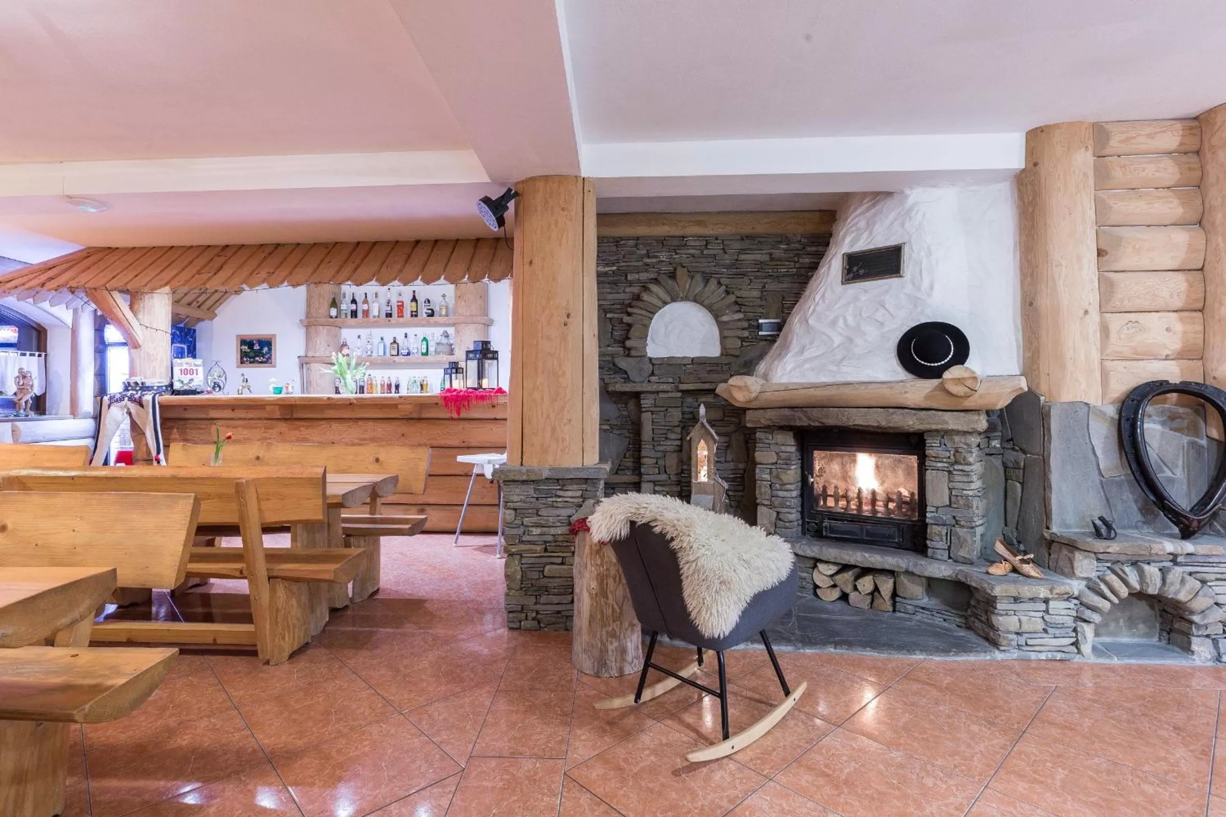 Communal lounge/ TV room in Willa Baciarka-basen, sauny i jacuzzi