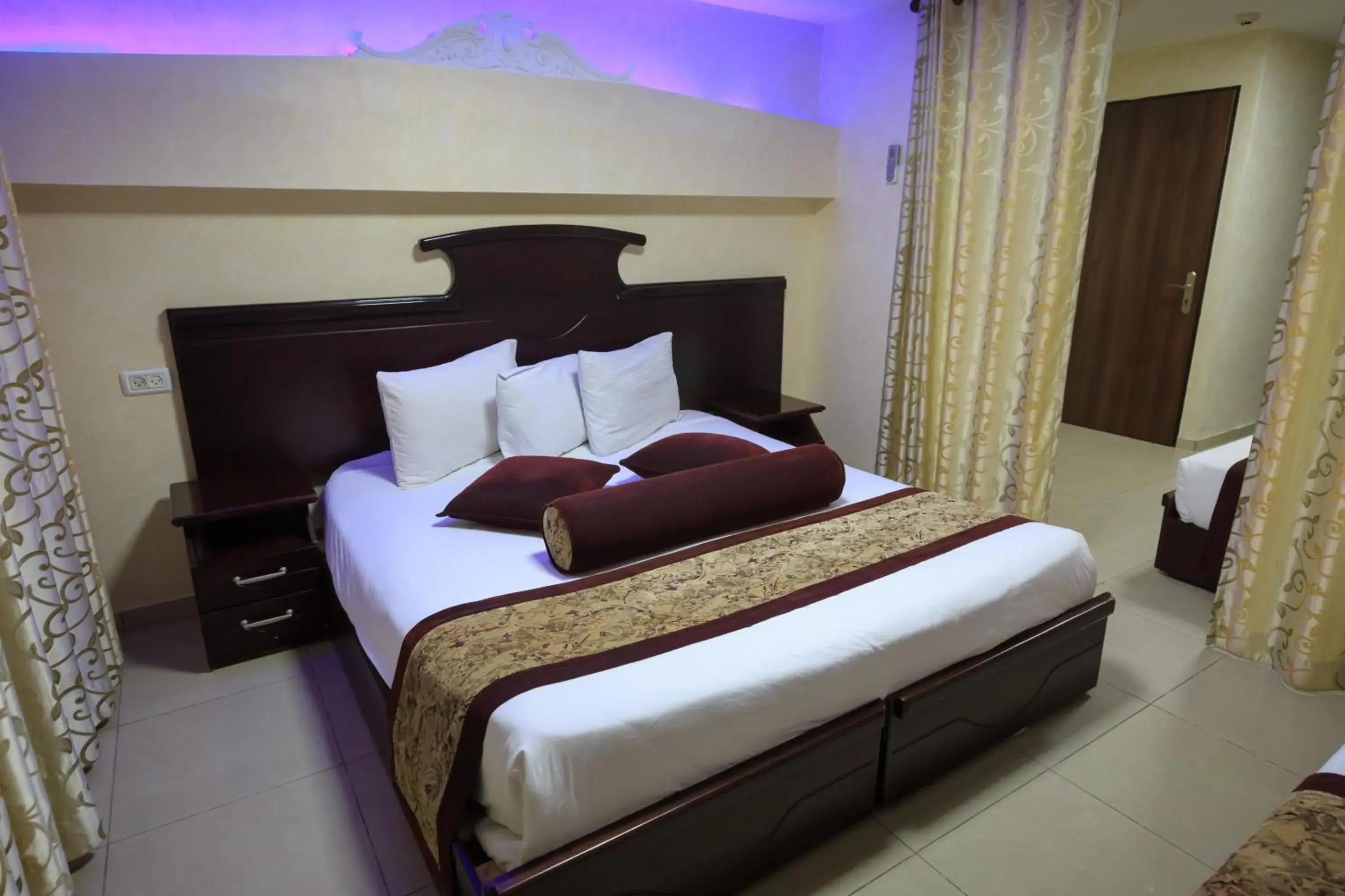 Bed in Hashimi Hotel