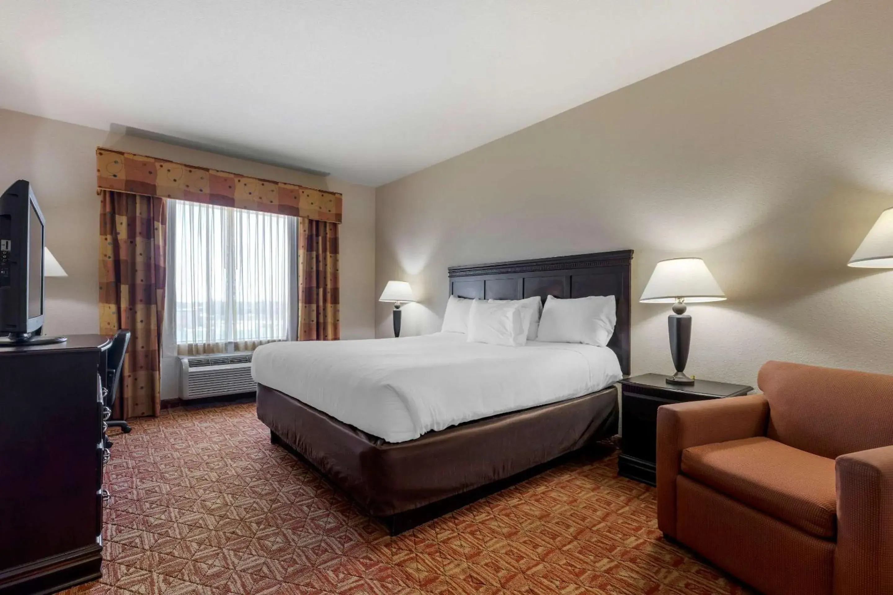 Bed in Comfort Inn & Suites Denison - Lake Texoma Bed in Comfort Inn & Suites Denison - Lake Texoma
