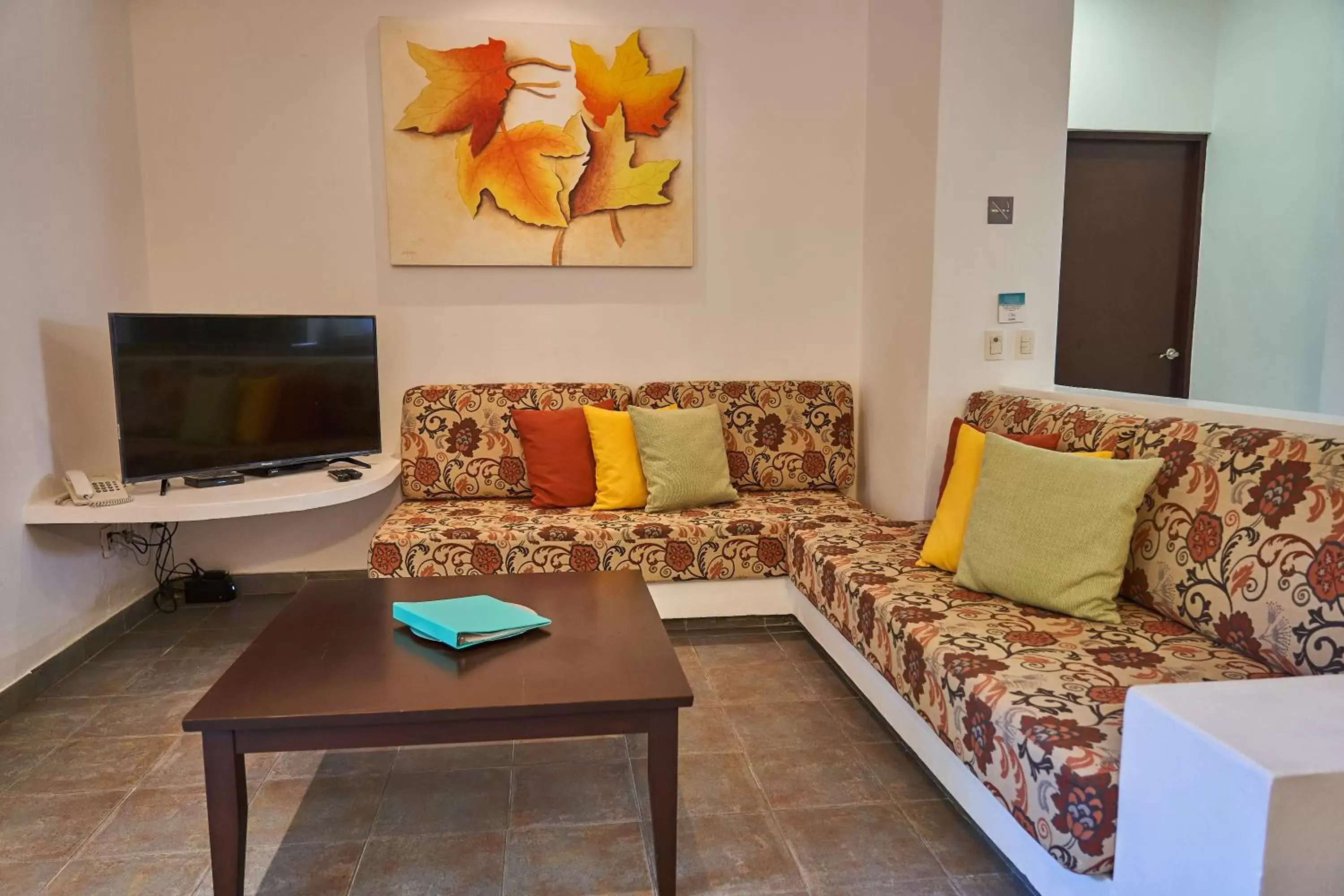 Living room, Seating Area in Dangelos Hotel on Fifth Avenue