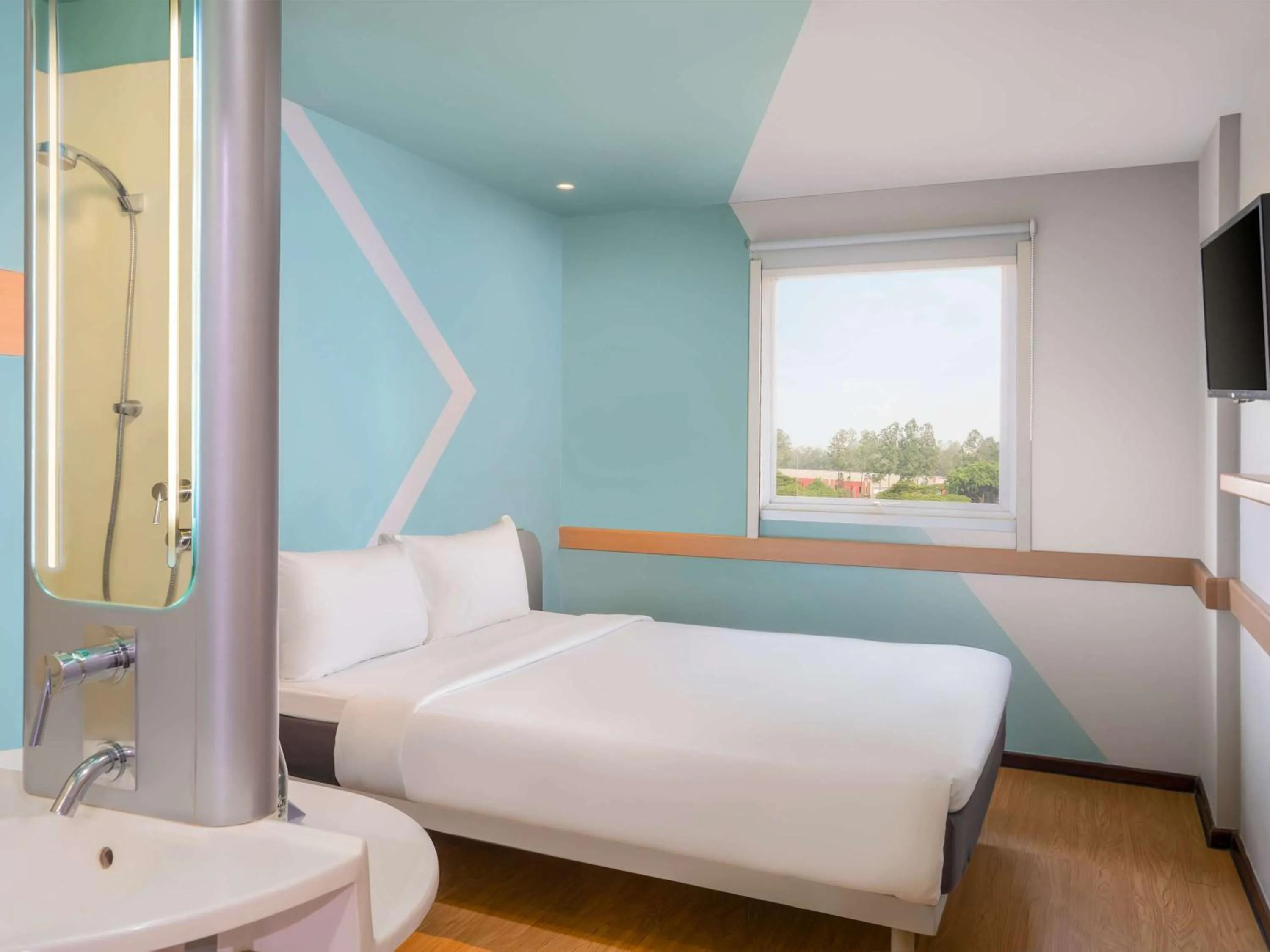 Standard Double Room in Ibis Budget Jakarta Airport