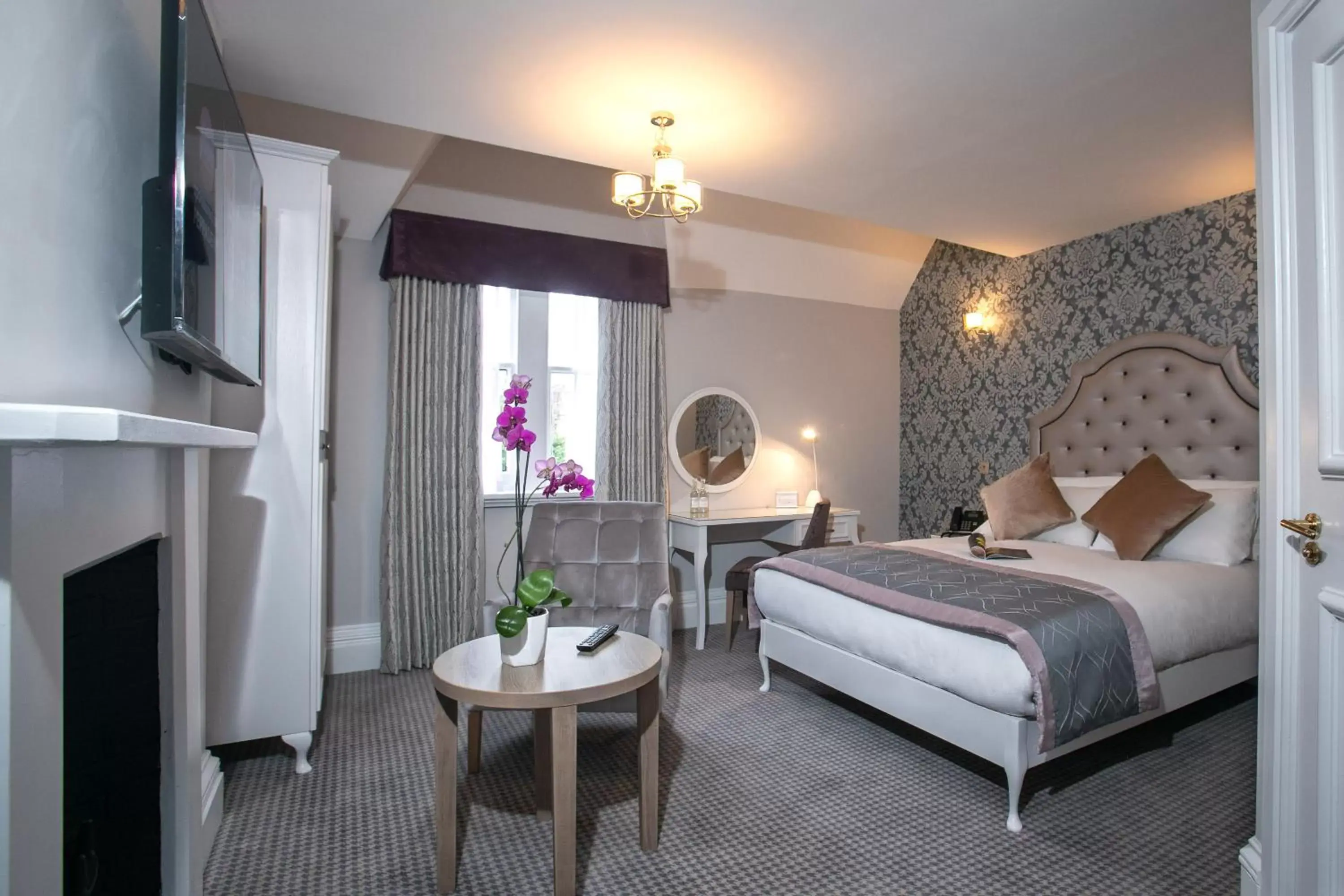 Bedroom in Wroxall Abbey Hotel