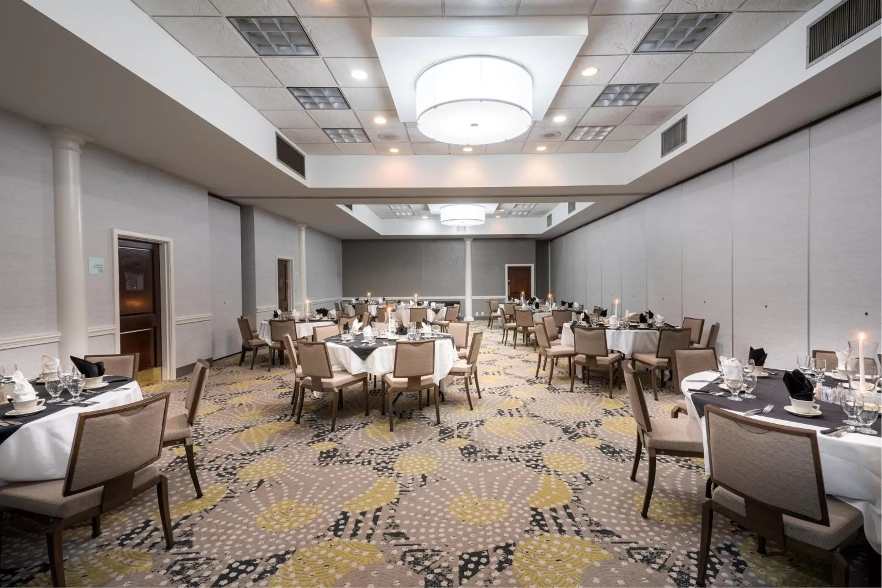 Meeting/conference room, Restaurant/Places to Eat in Holiday Inn Huntsville - Research Park, an IHG Hotel