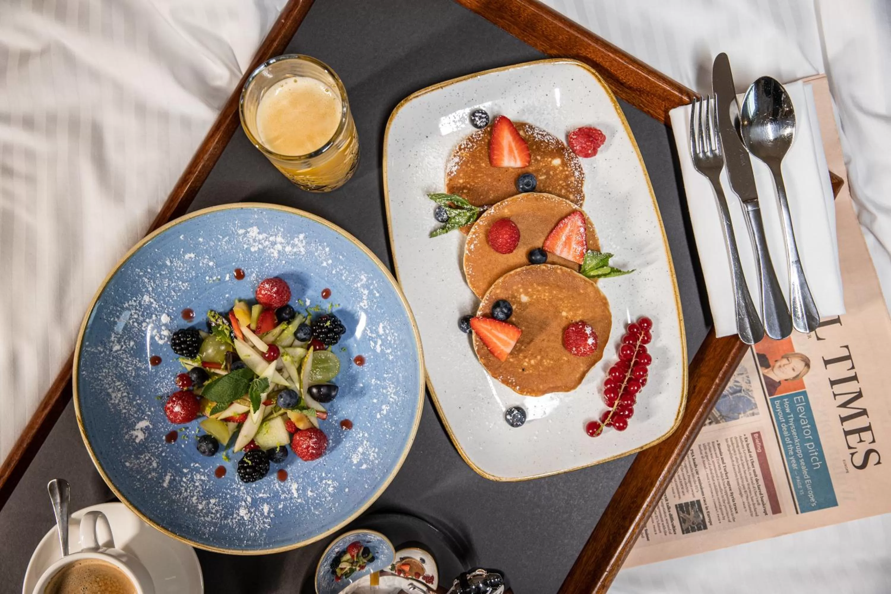 Restaurant/places to eat in Crowne Plaza Brussels Airport by IHG