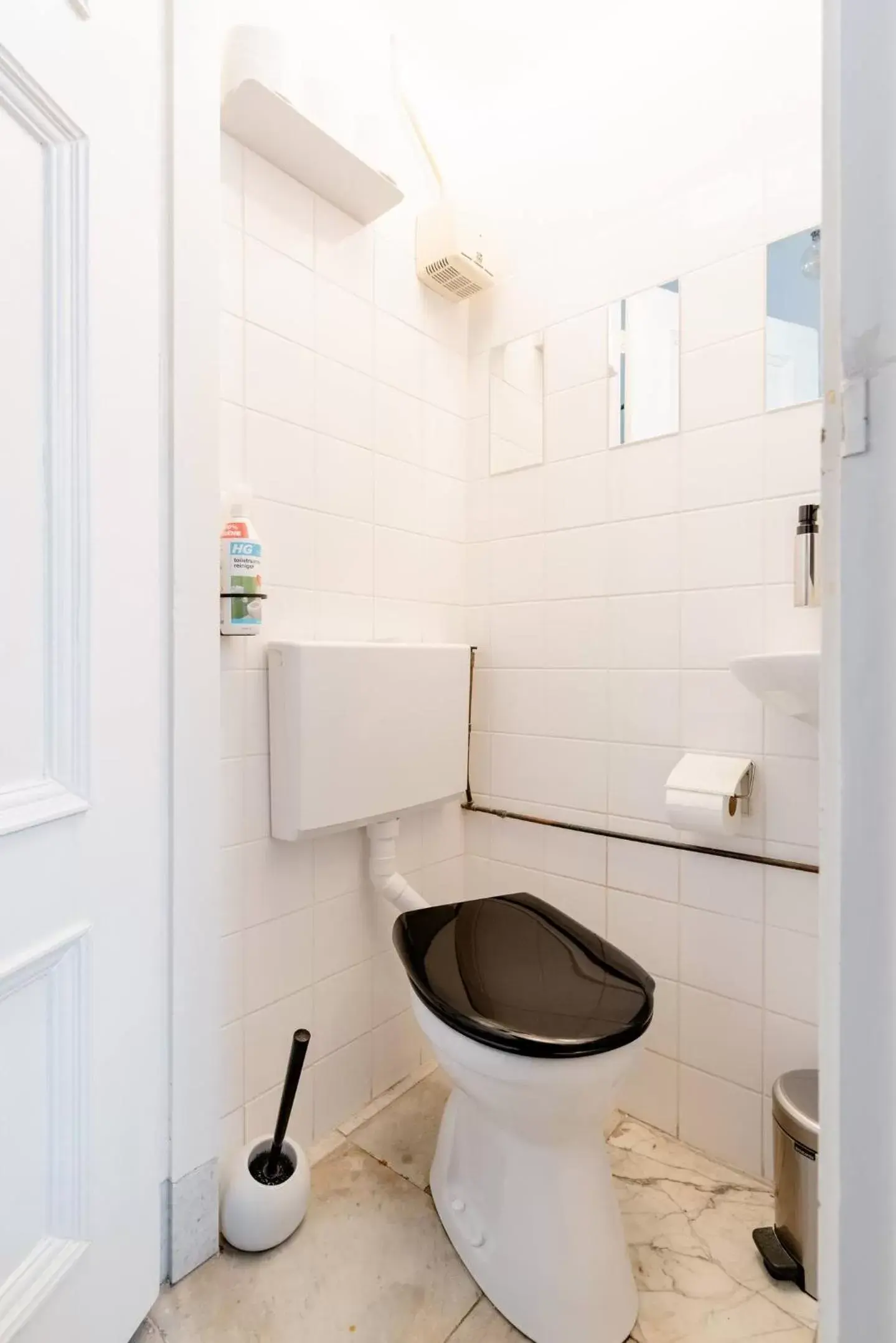 Bathroom in Zocher6 BnB a monumental town house in the city center