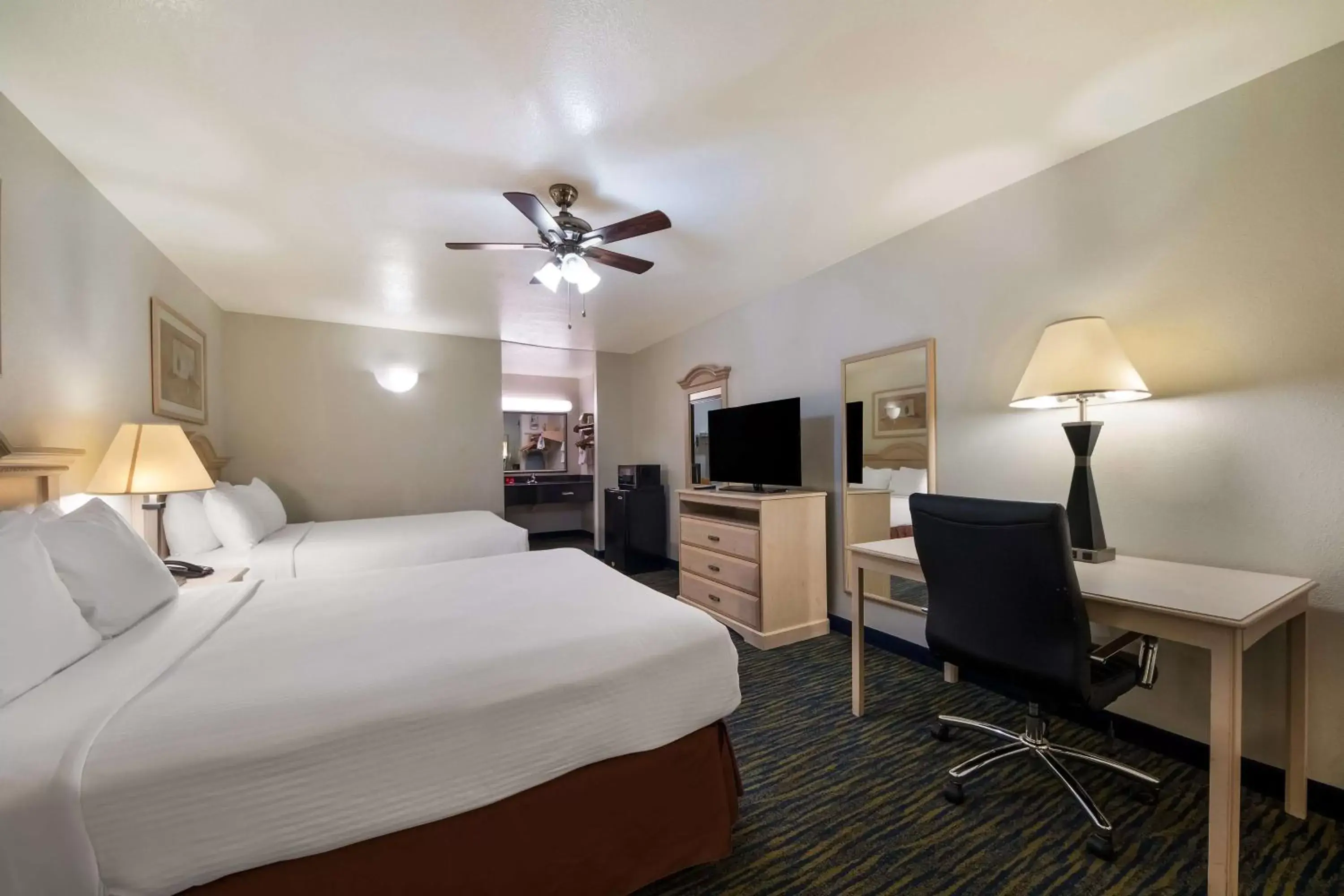 Bedroom, Bed in SureStay Hotel by Best Western Falfurrias