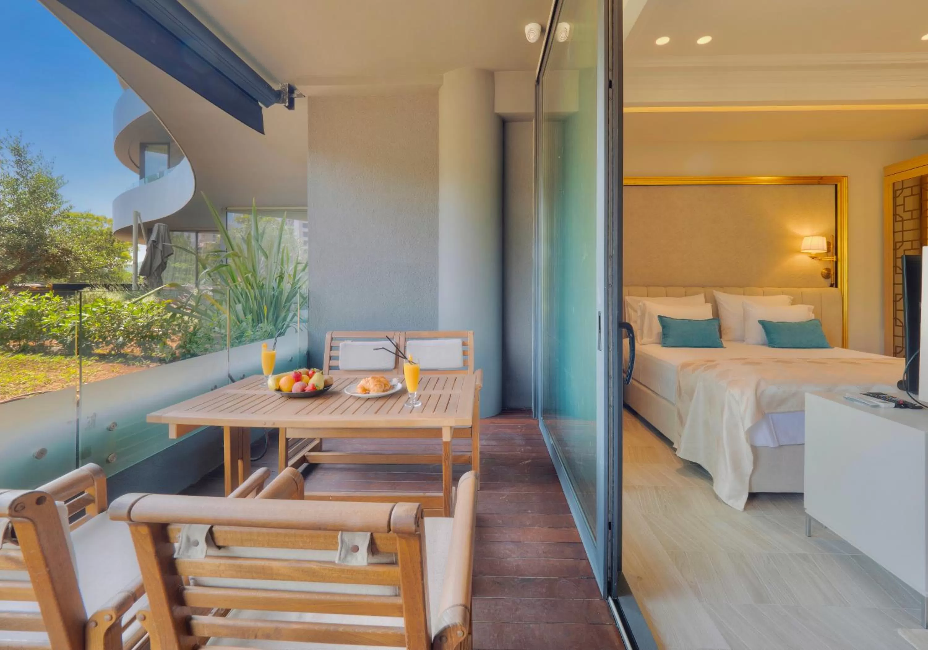 Patio in Apartments PERLA Budva