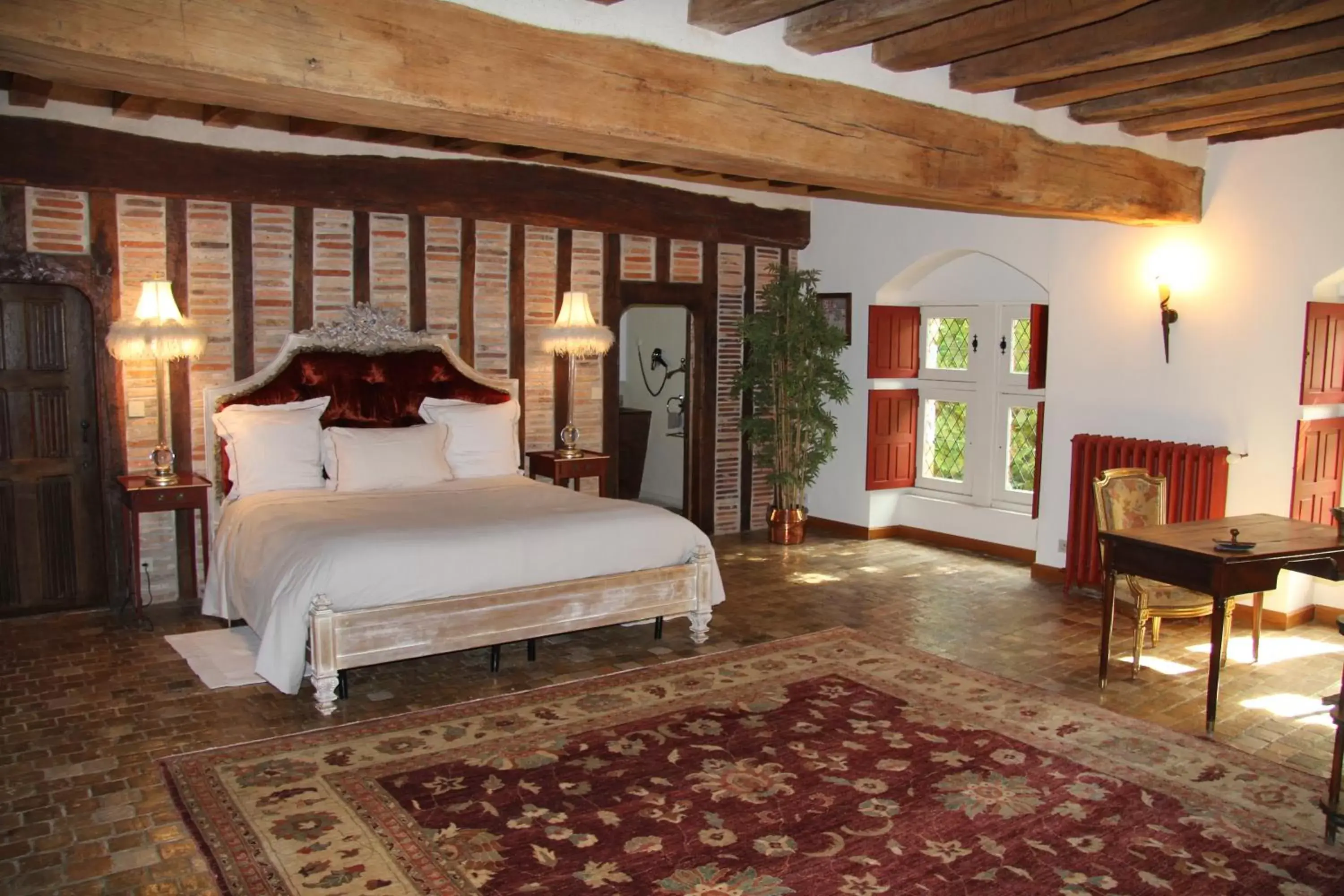 Photo of the whole room, Bed in Demeure des Vieux Bains
