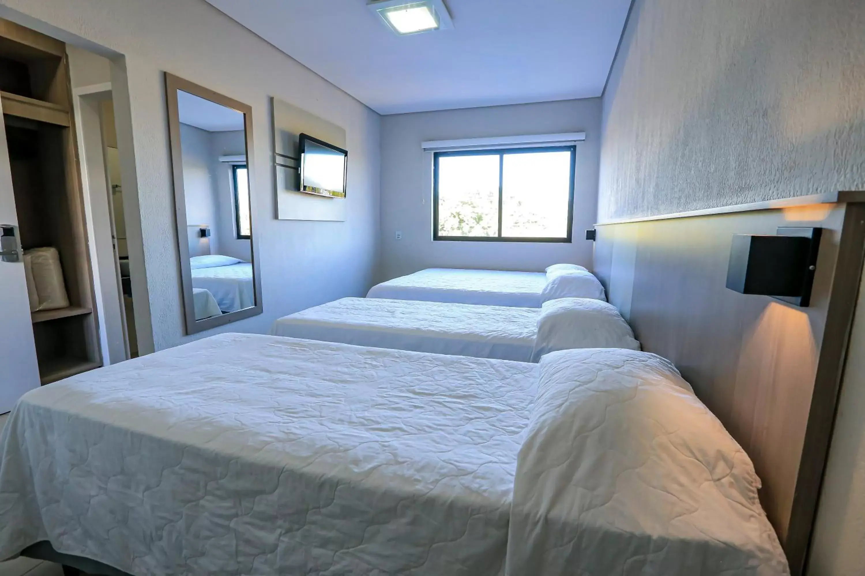 Photo of the whole room, Bed in Iguassu Express Hotel