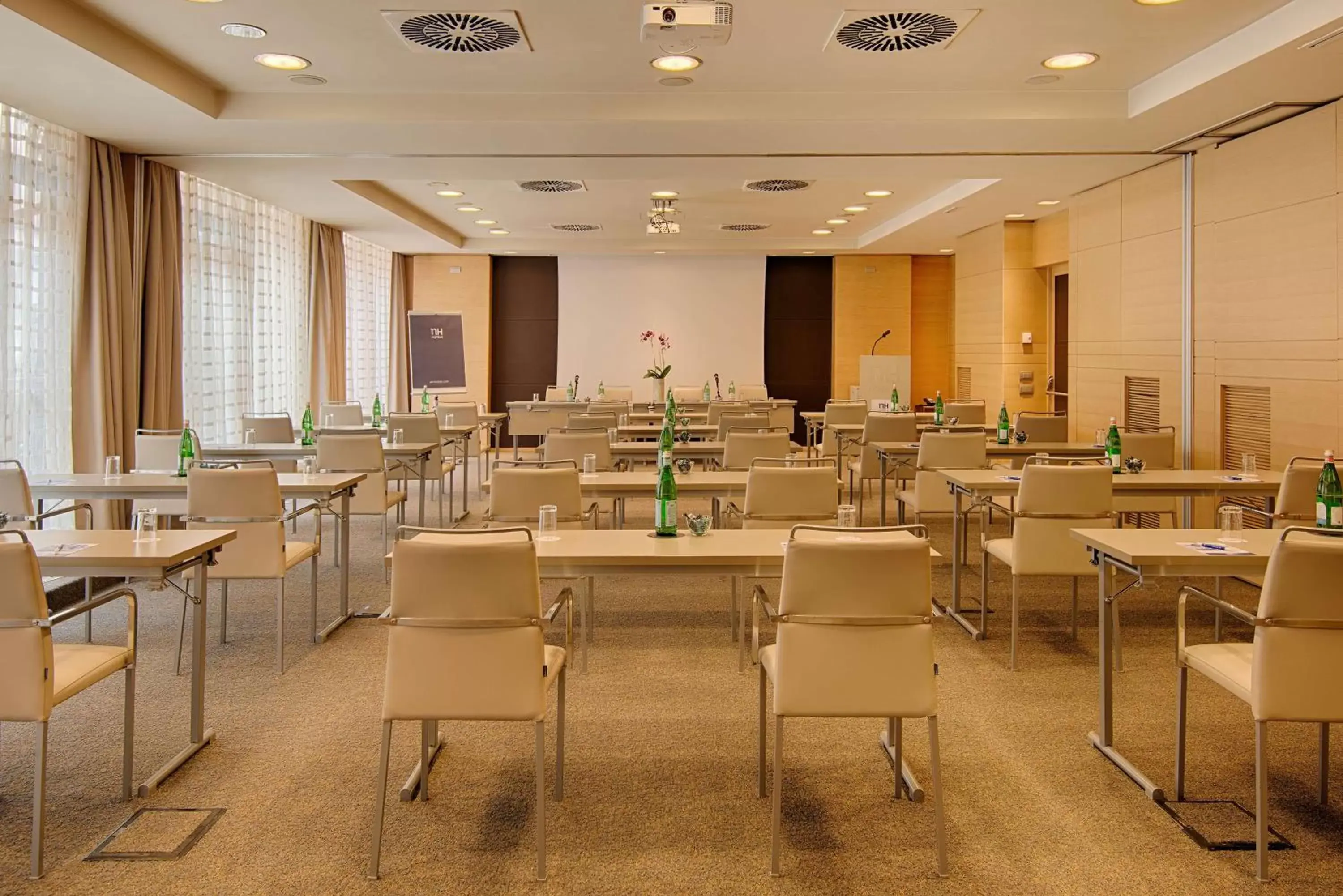 Meeting/conference room in NH Collection Milano Touring