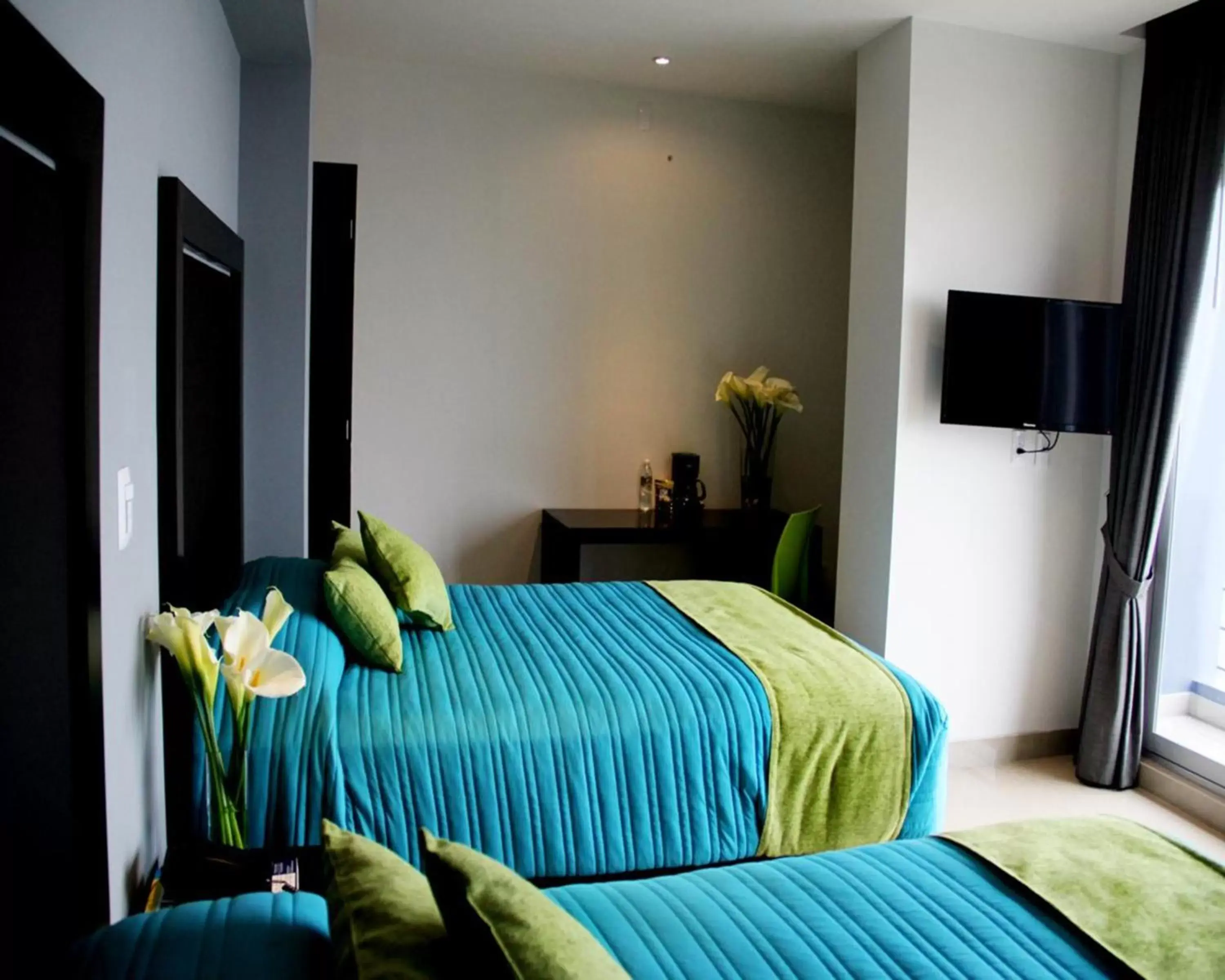 Photo of the whole room, Bed in Mision Express Xalapa Centro