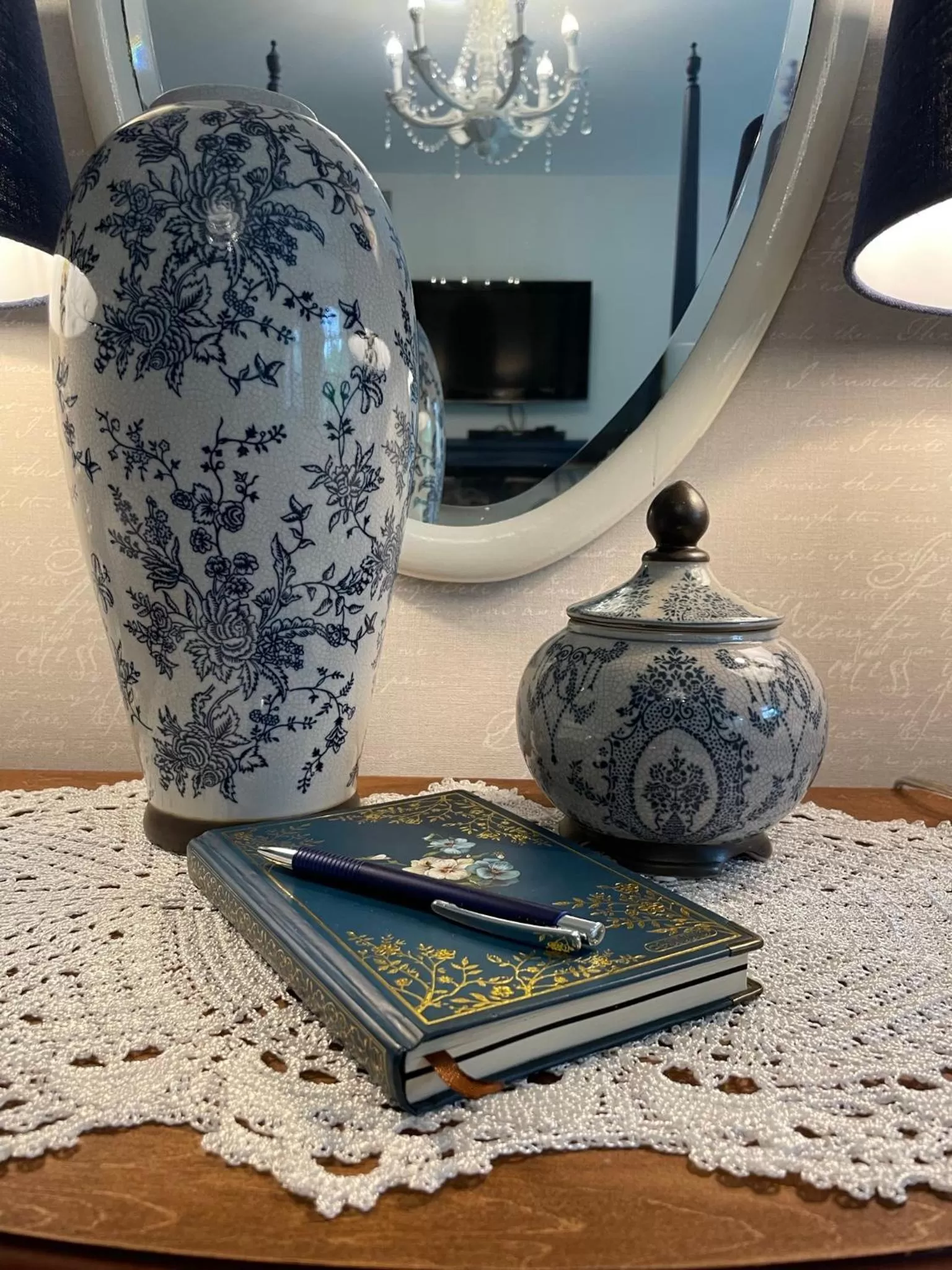 TV/Entertainment Center in Darlington House Bed and Breakfast