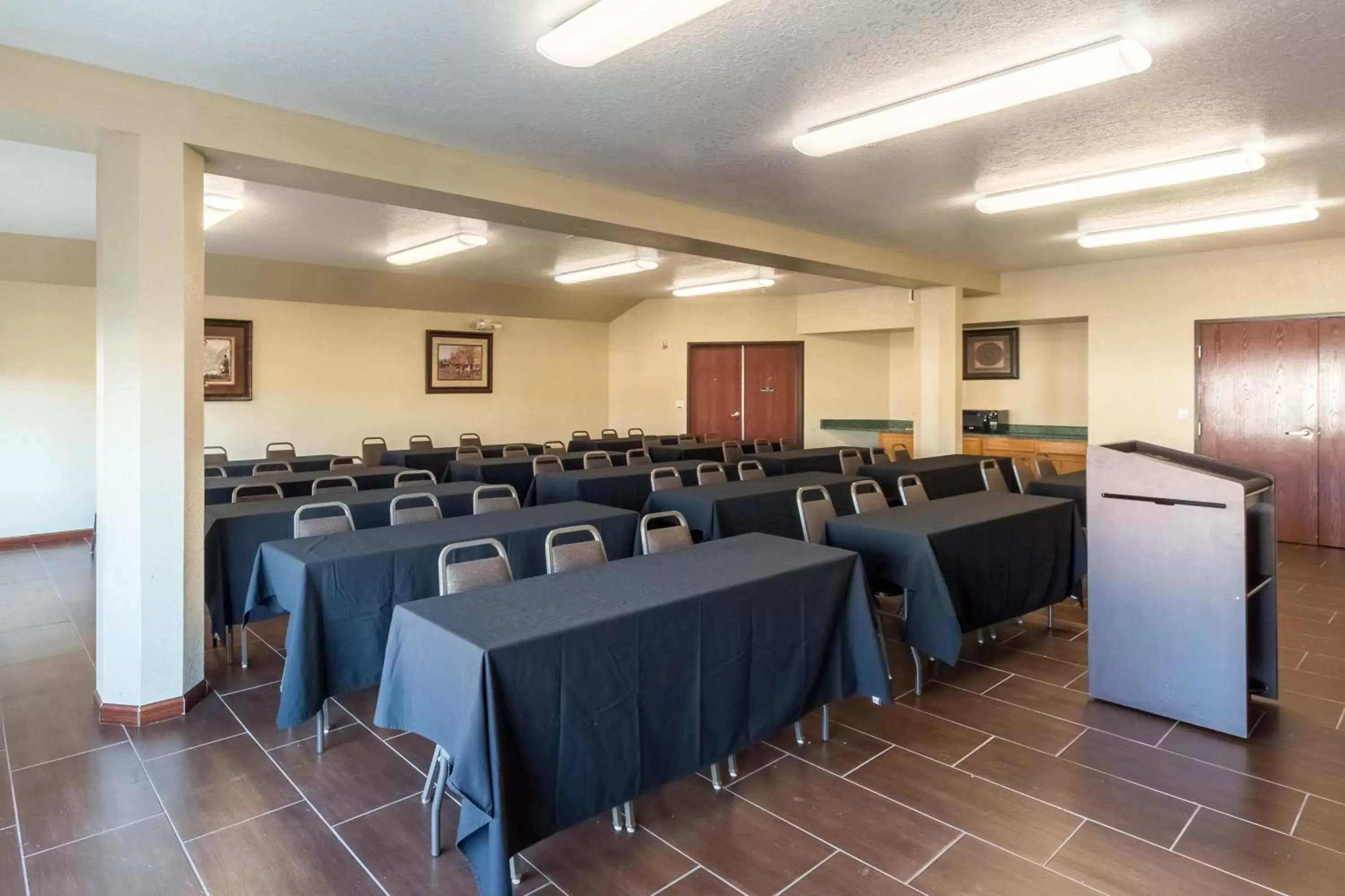 Meeting/conference room in SureStay Plus by Best Western San Antonio Fort Sam Houston
