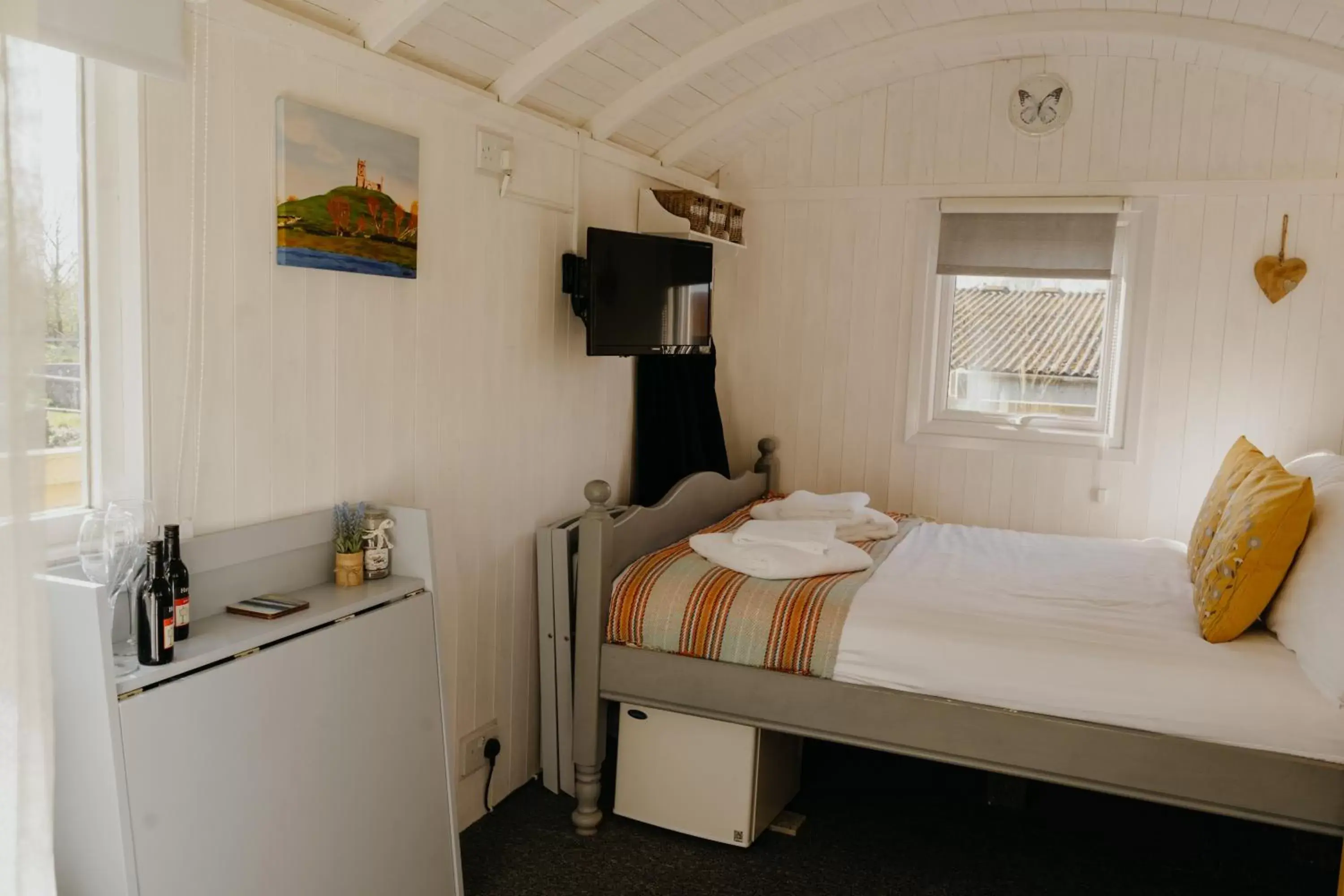 Photo of the whole room, Bed in Little England Retreats - Cottage, Yurt and Shepherd Huts