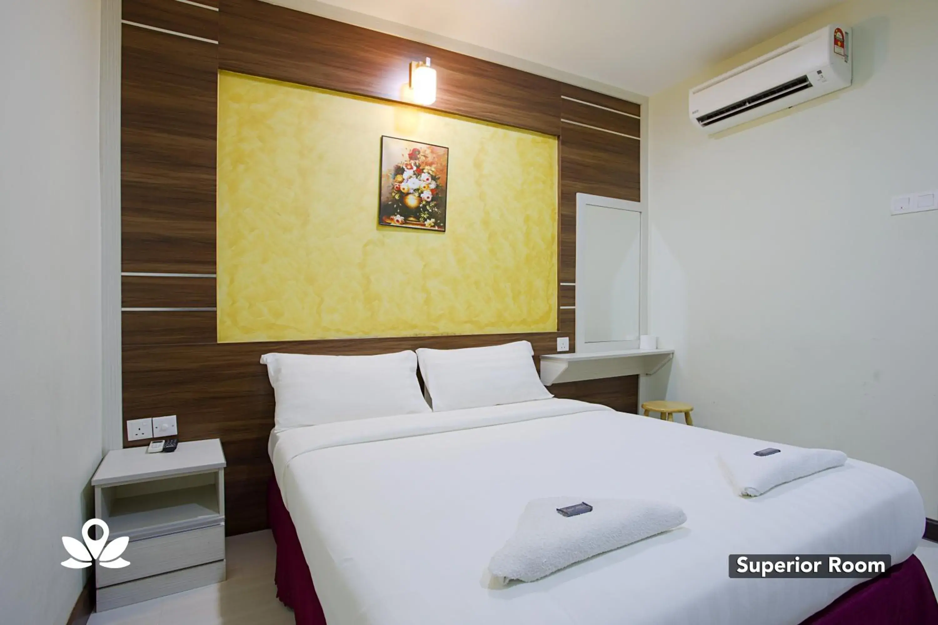 Superior Room in Golden Night Hotel Superior Room in Golden Night Hotel