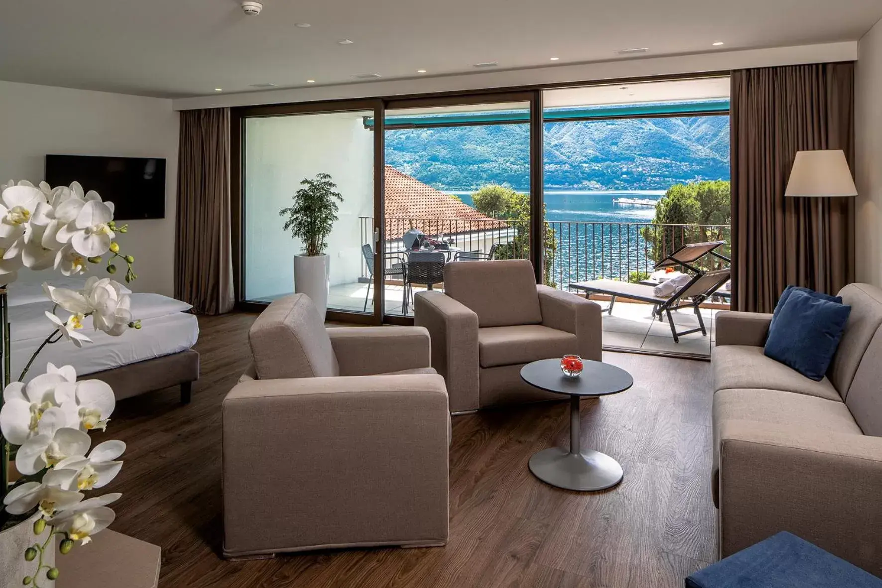 TV and multimedia in Hotel Lago Maggiore - Welcome!